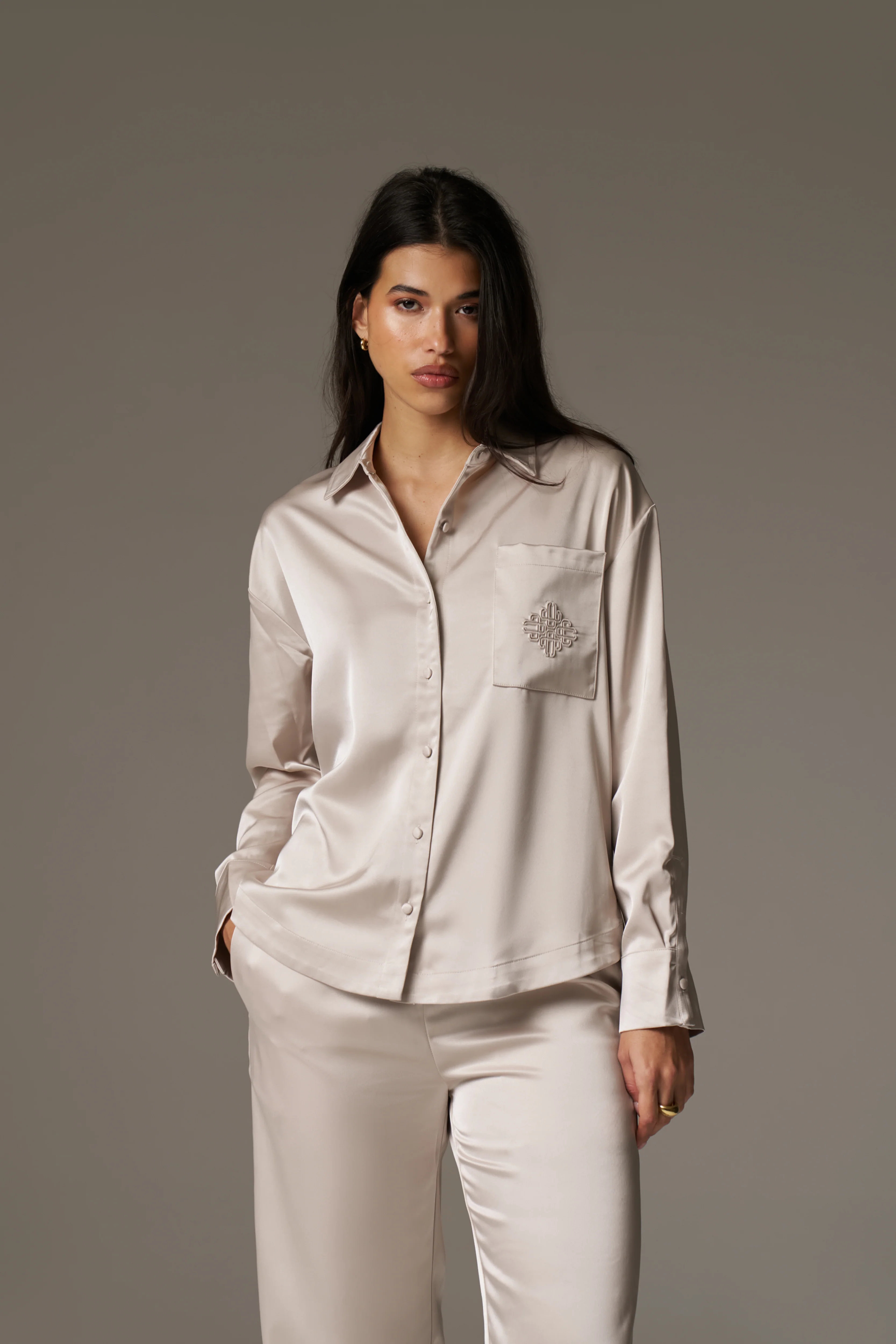SATIN EMBLEM SHIRT - BEIGE