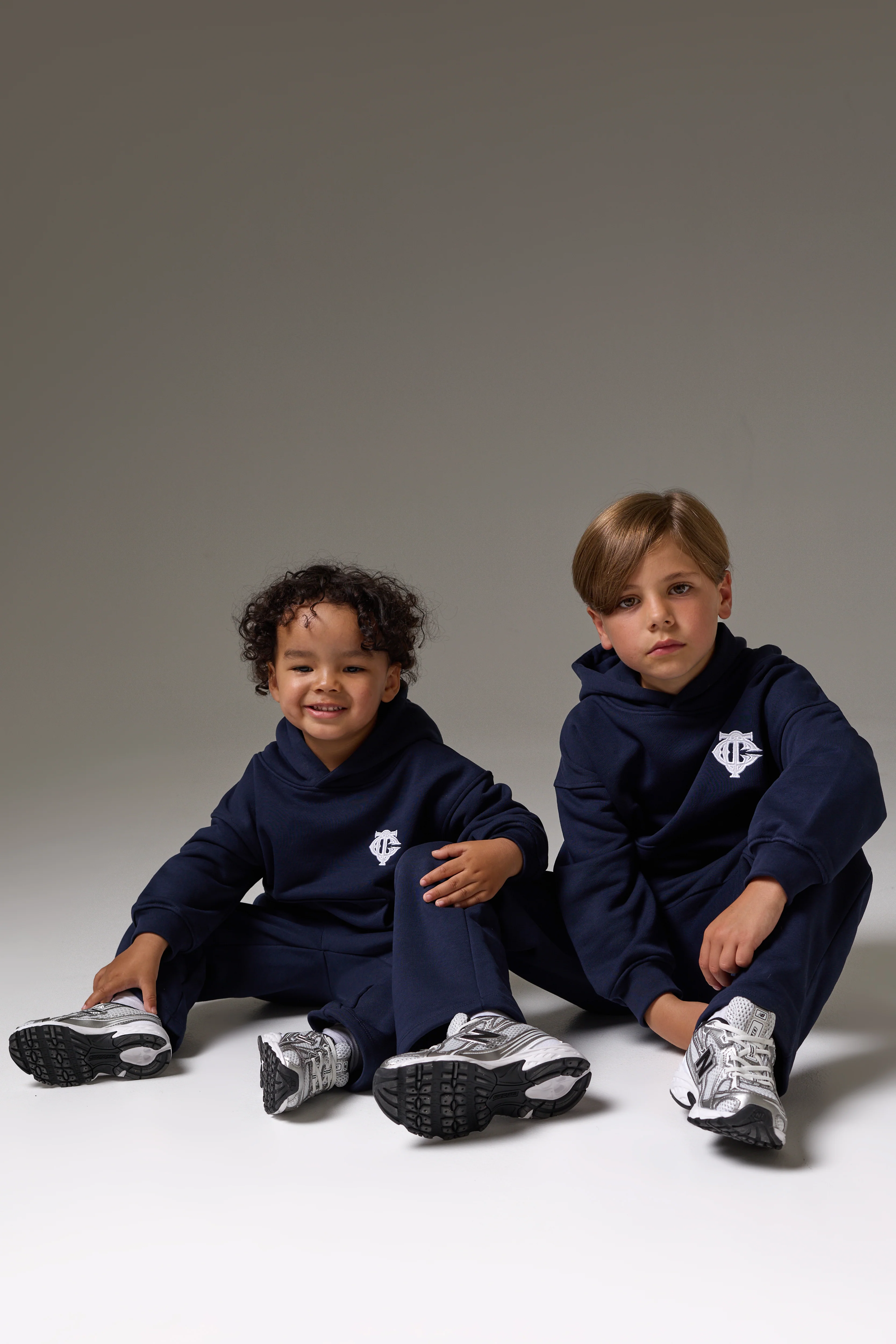 KIDS MONOGRAM EMBLEM APPLIQUE JOGGERS - NAVY