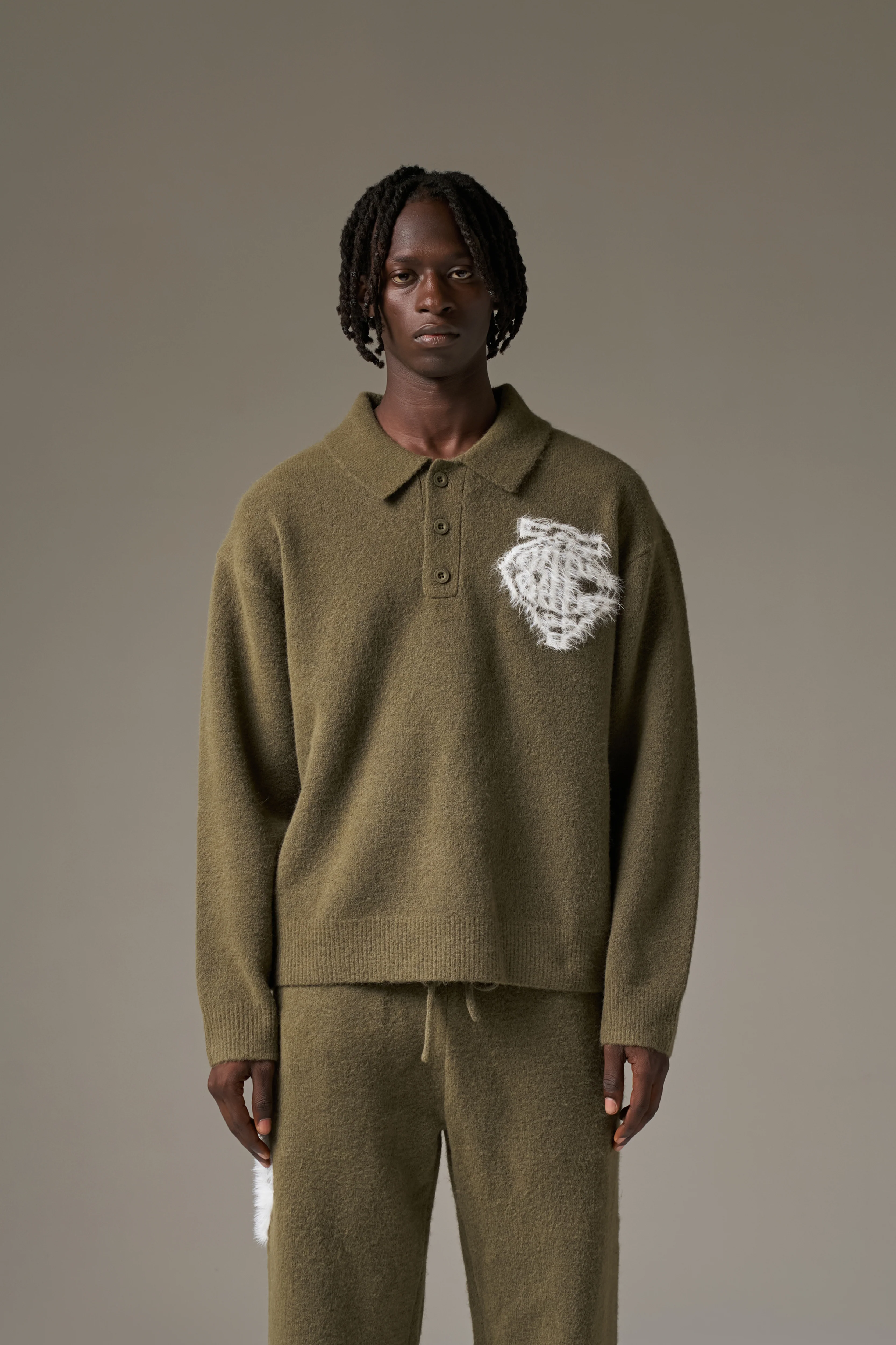 MONOGRAM EMBLEM FLUFFY KNIT POLO - KHAKI