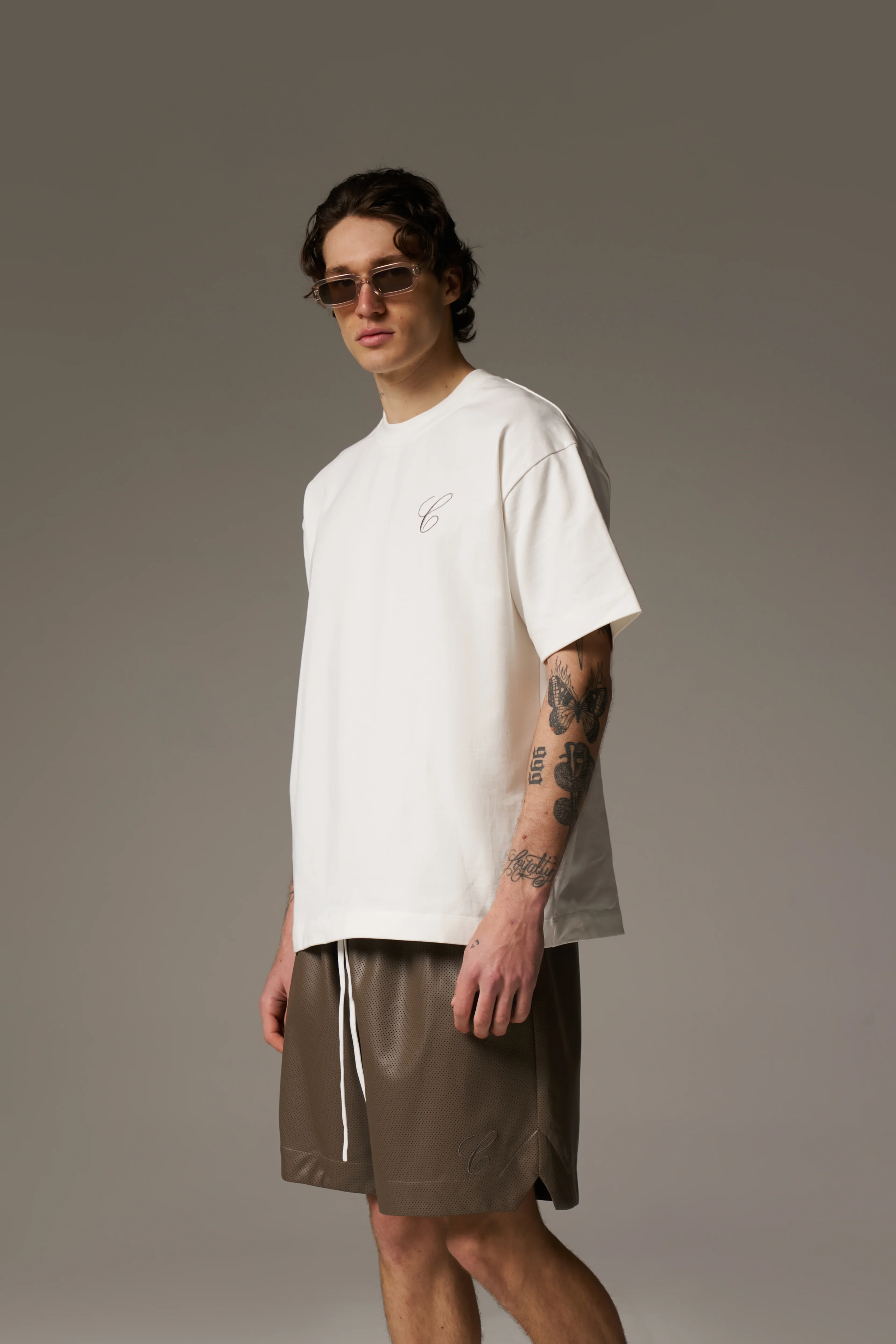 SCRIPT EMBROIDERED T-SHIRT - OFF WHITE