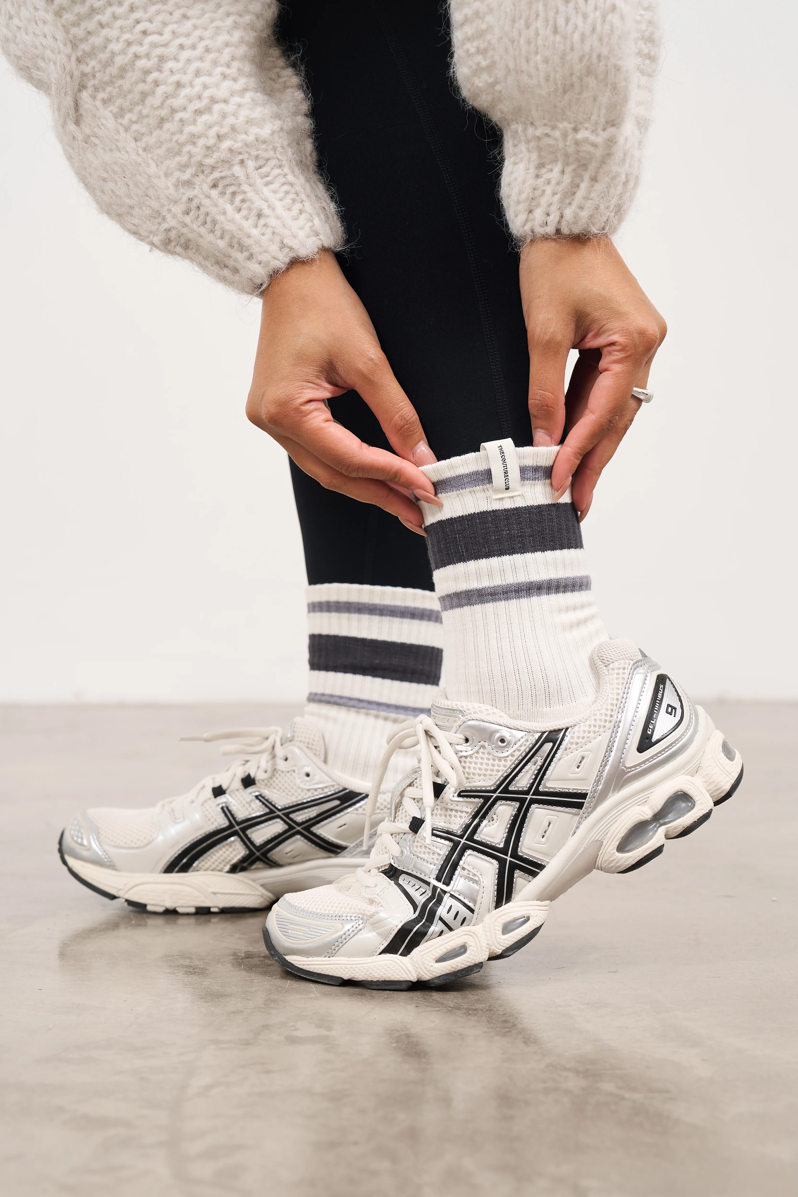 STRIPED BRANDED LABEL SOCK - OFF WHITE