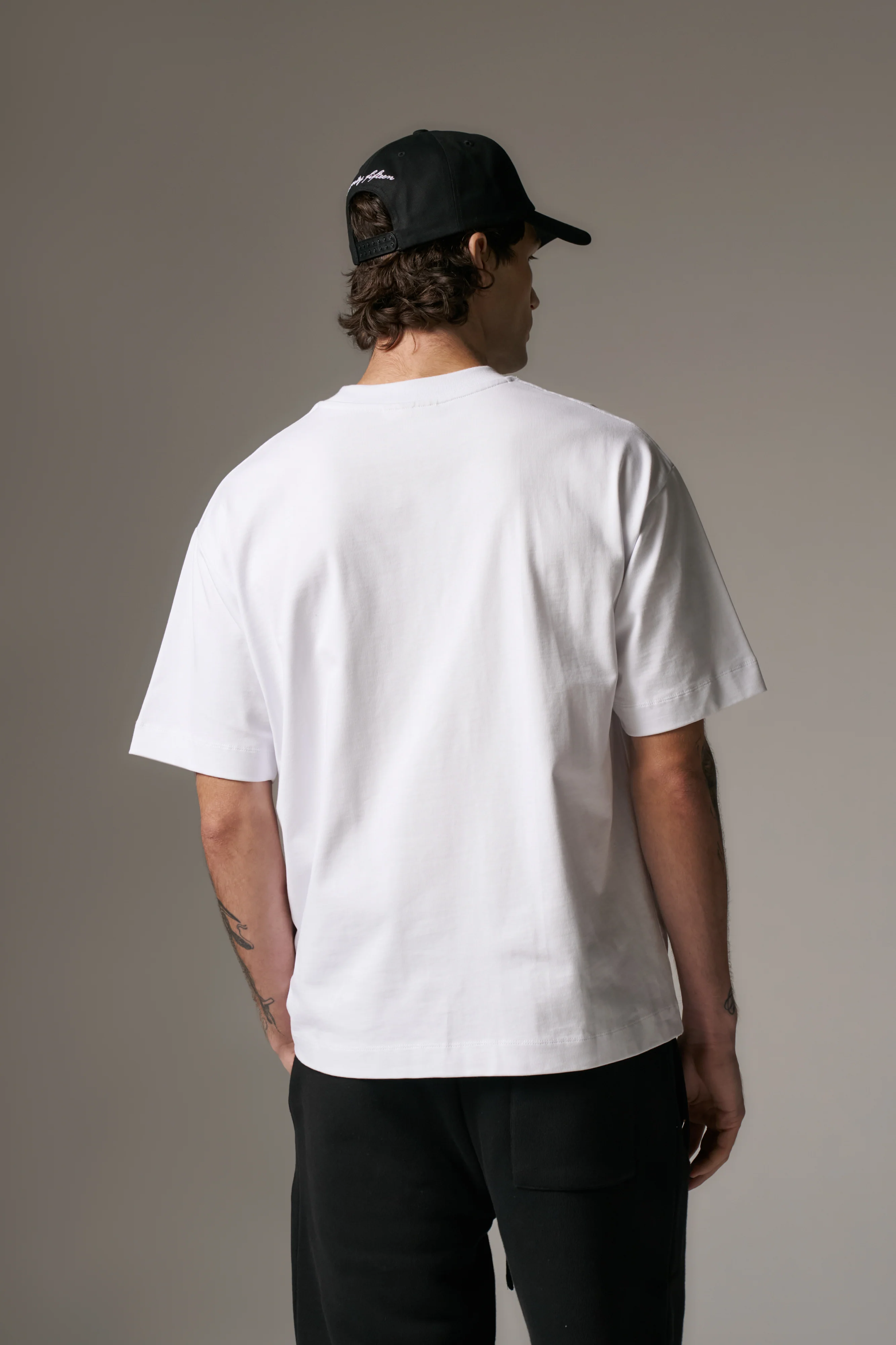 MONOGRAM EMBLEM T-SHIRT - WHITE