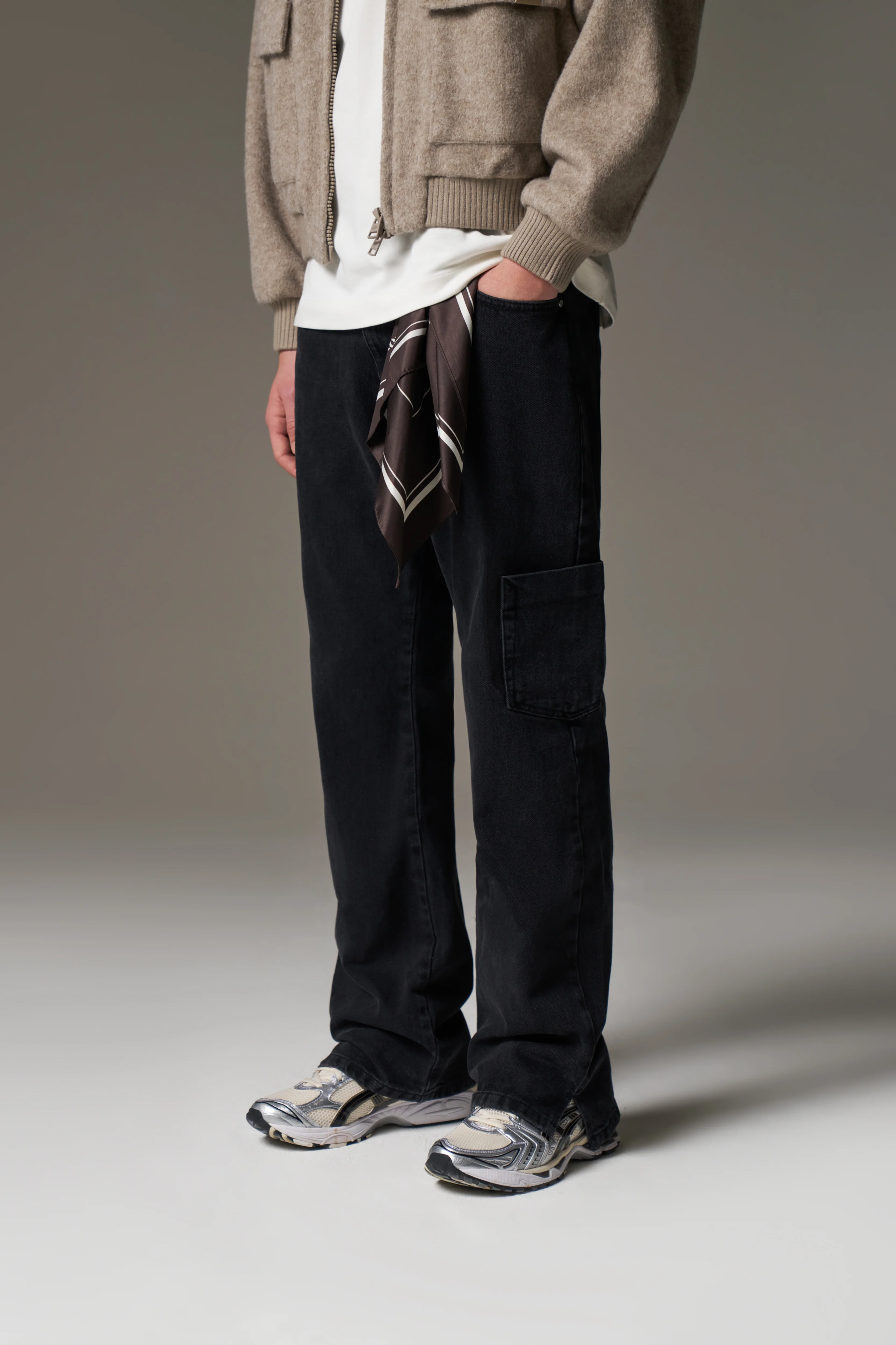 MULTI POCKET WASHED JEAN - BLACK WASH