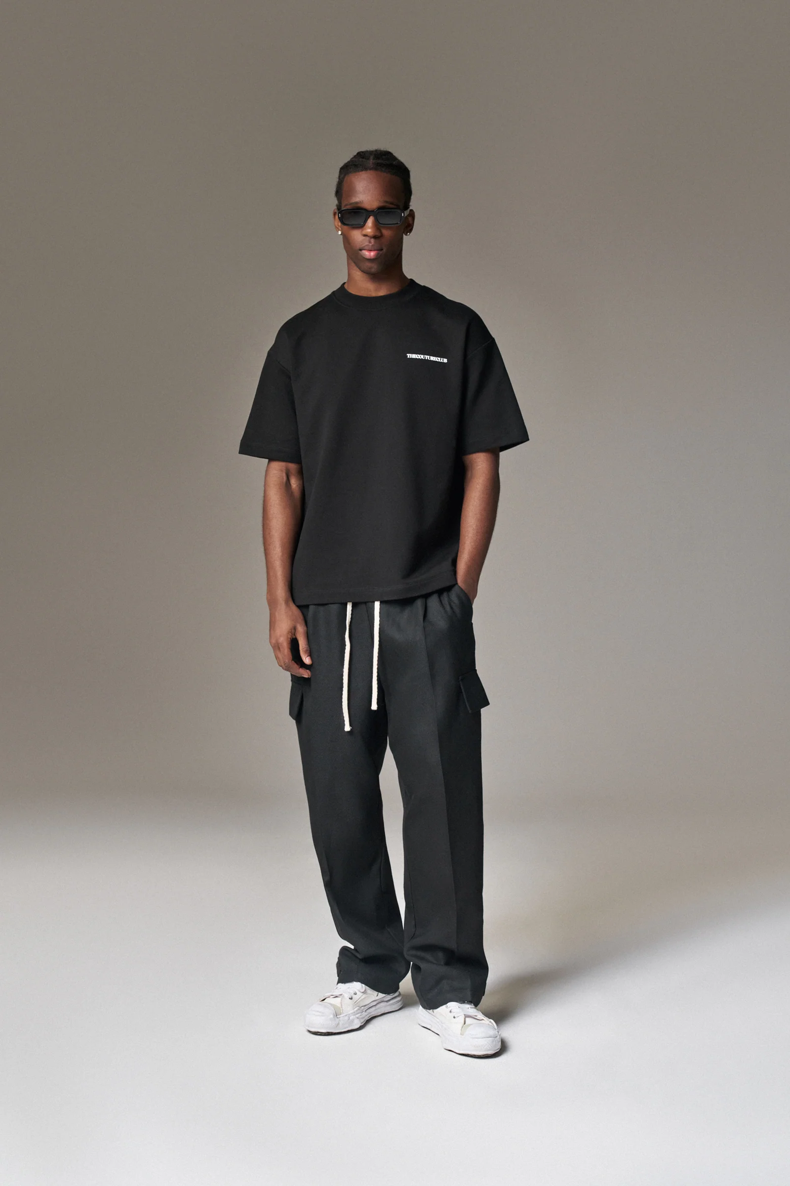 HEAVYWEIGHT COPYRIGHT T-SHIRT - BLACK