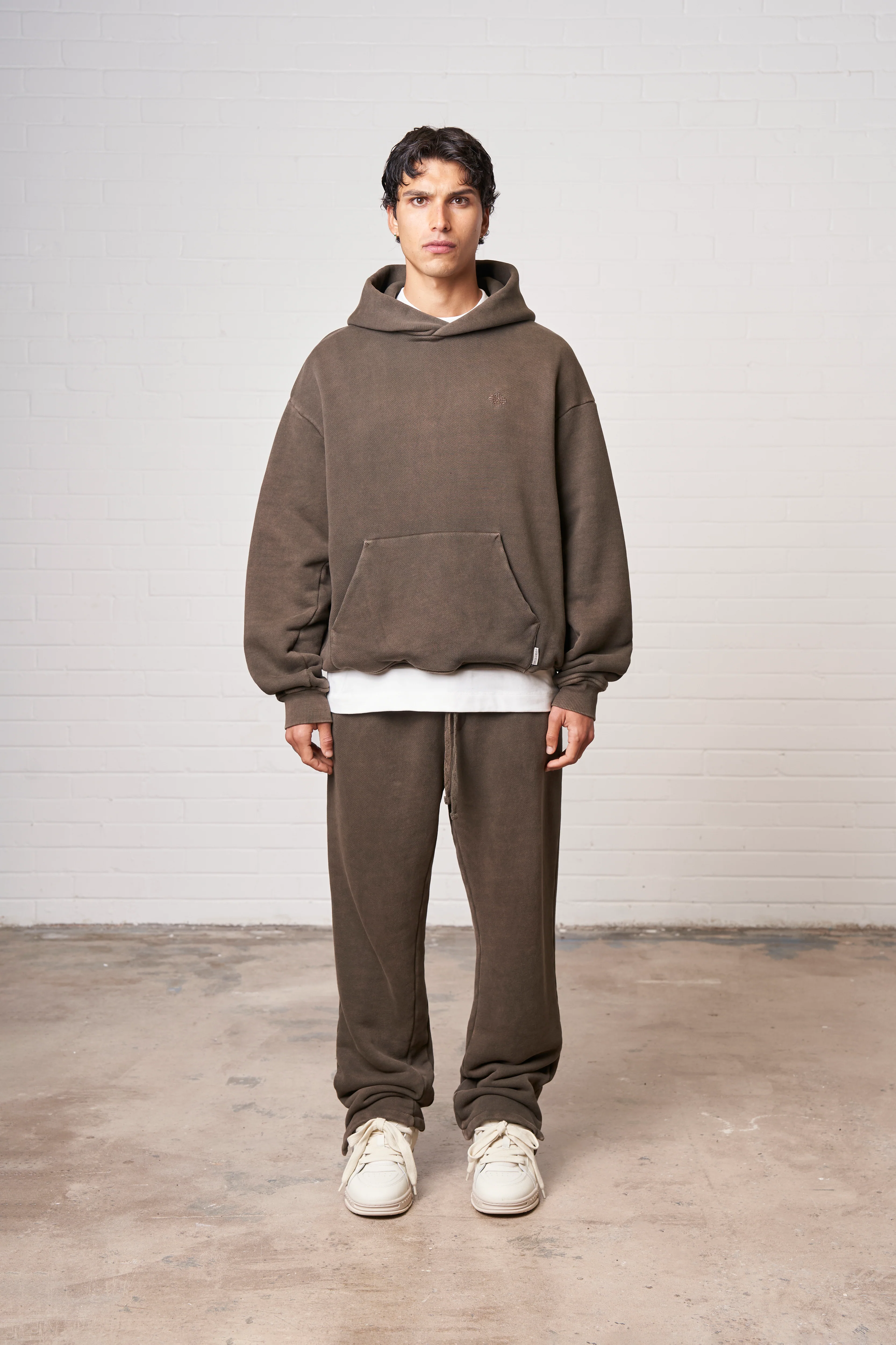 LAUNDERED CLASSICS JOGGERS - WASHED BROWN