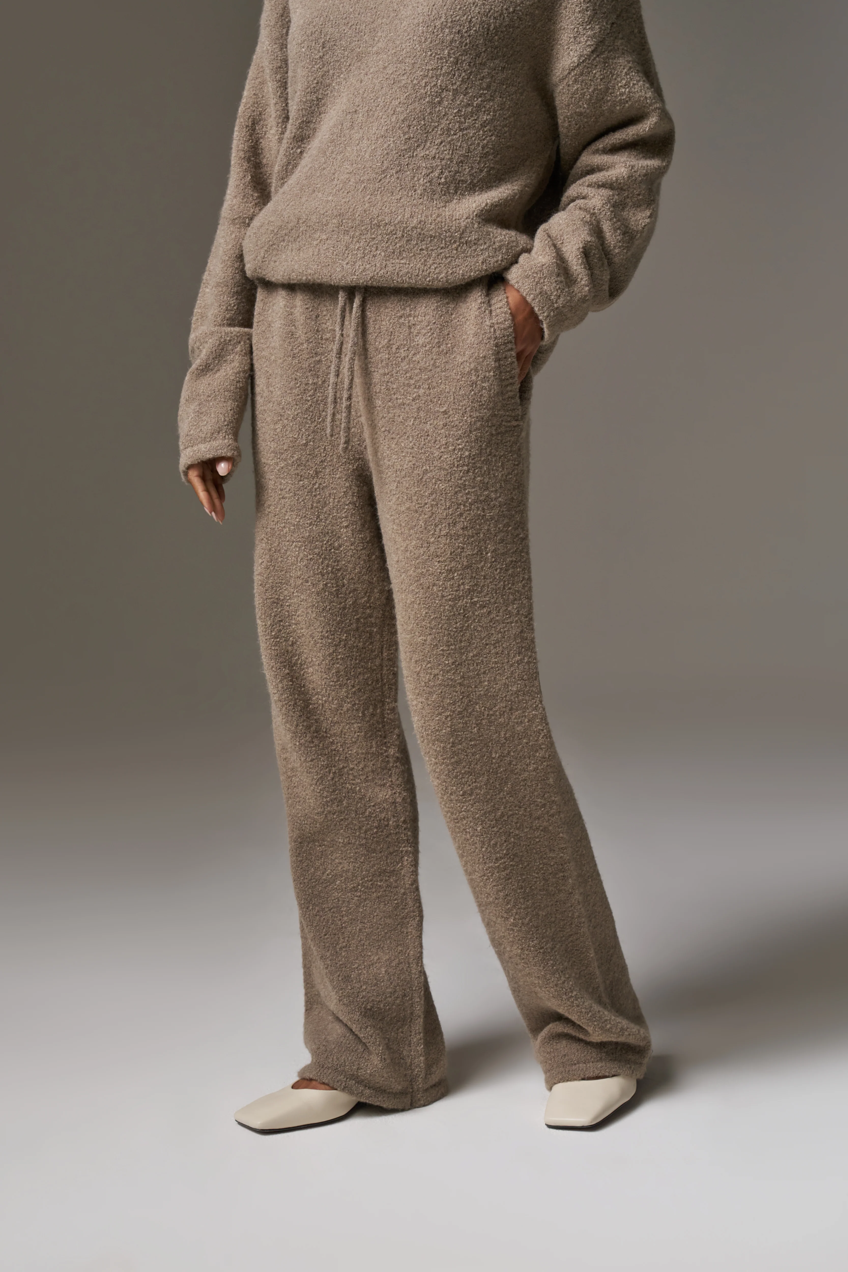 BOUCLE KNIT PANTS - BROWN