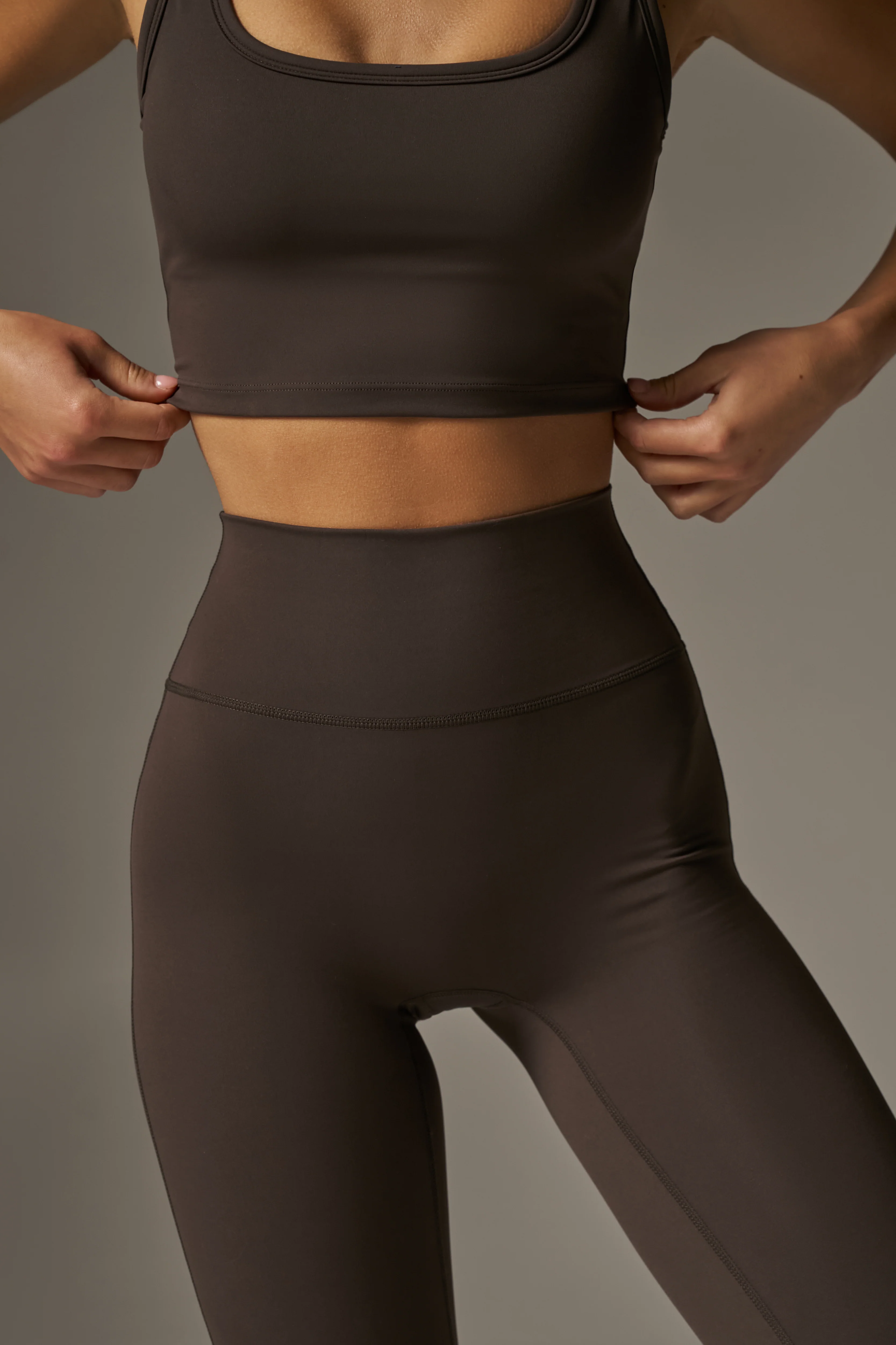 SCULPTING STRETCH EMBLEM LEGGINGS - CHOCOLATE
