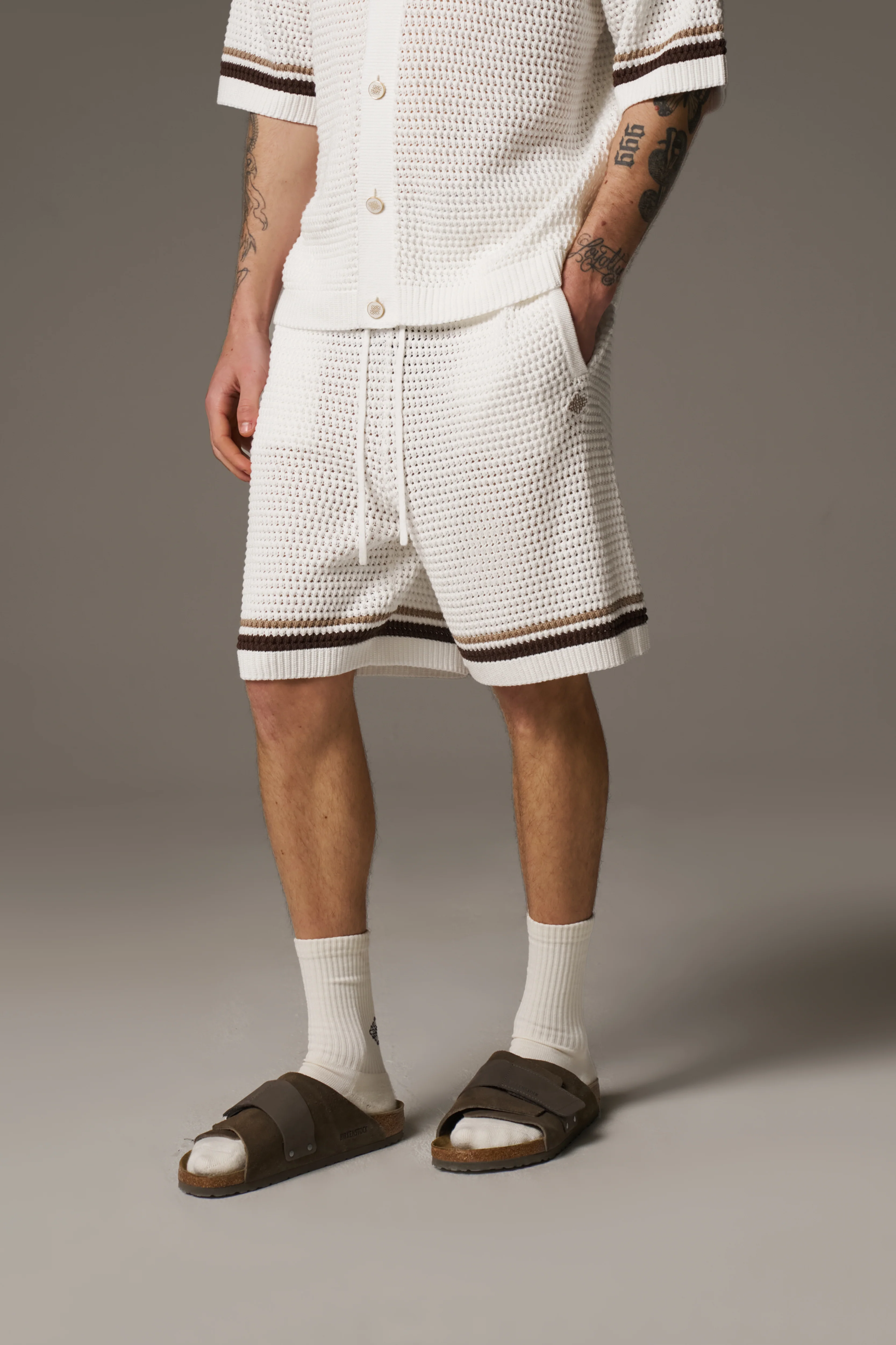 CROCHET KNITTED STRIPE SHORTS - WHITE/BROWN