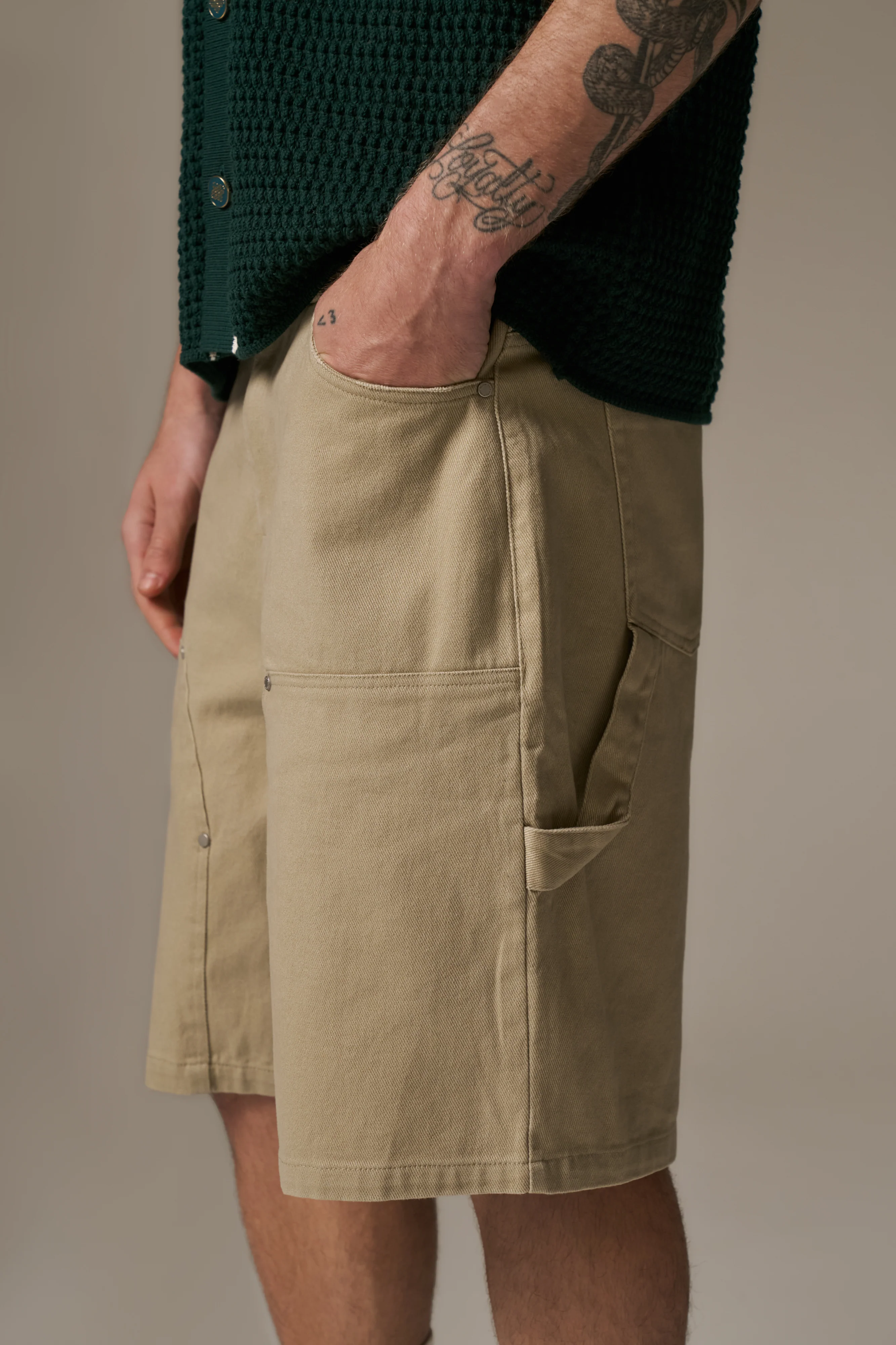 TWILL CARPENTER SHORTS - BEIGE