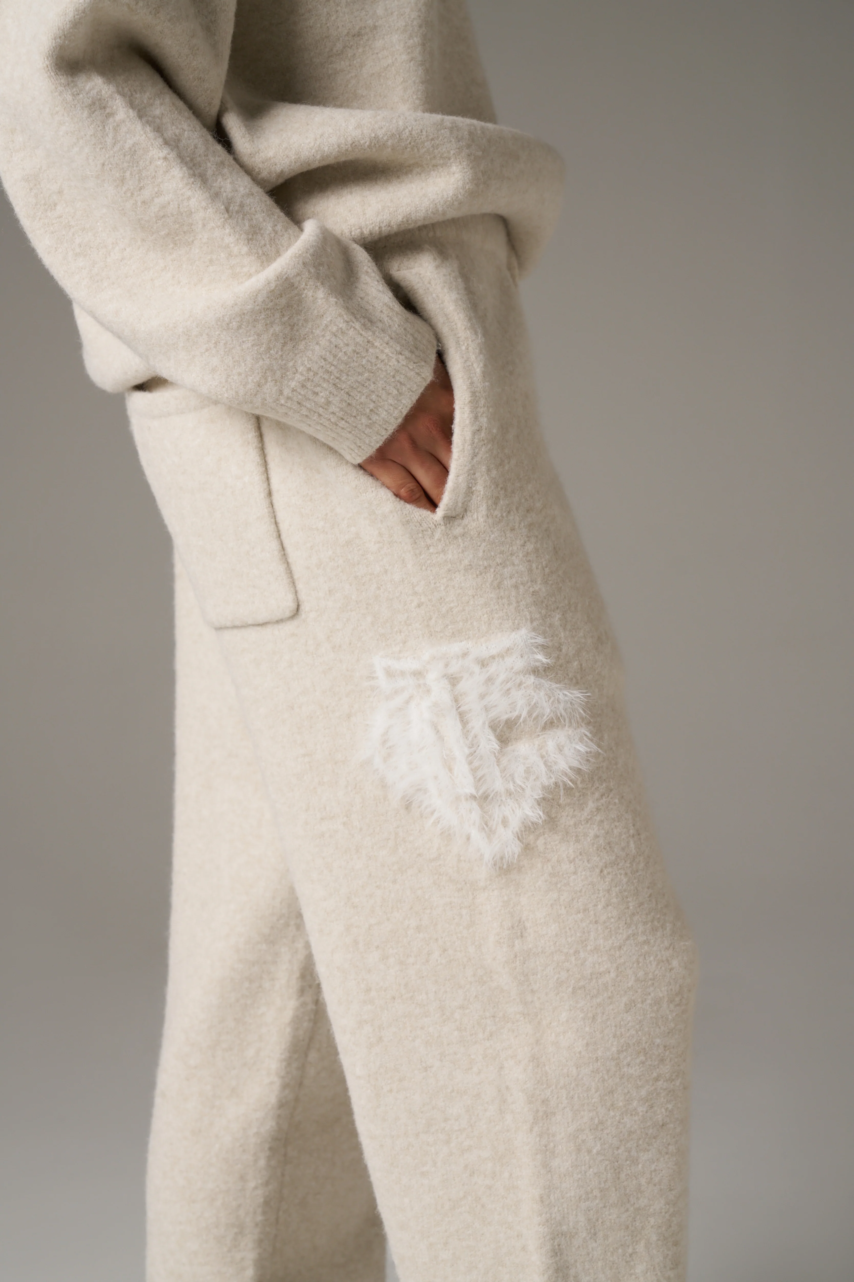 MONGRAM EMBLEM FLUFFY KNIT JOGGERS - BEIGE