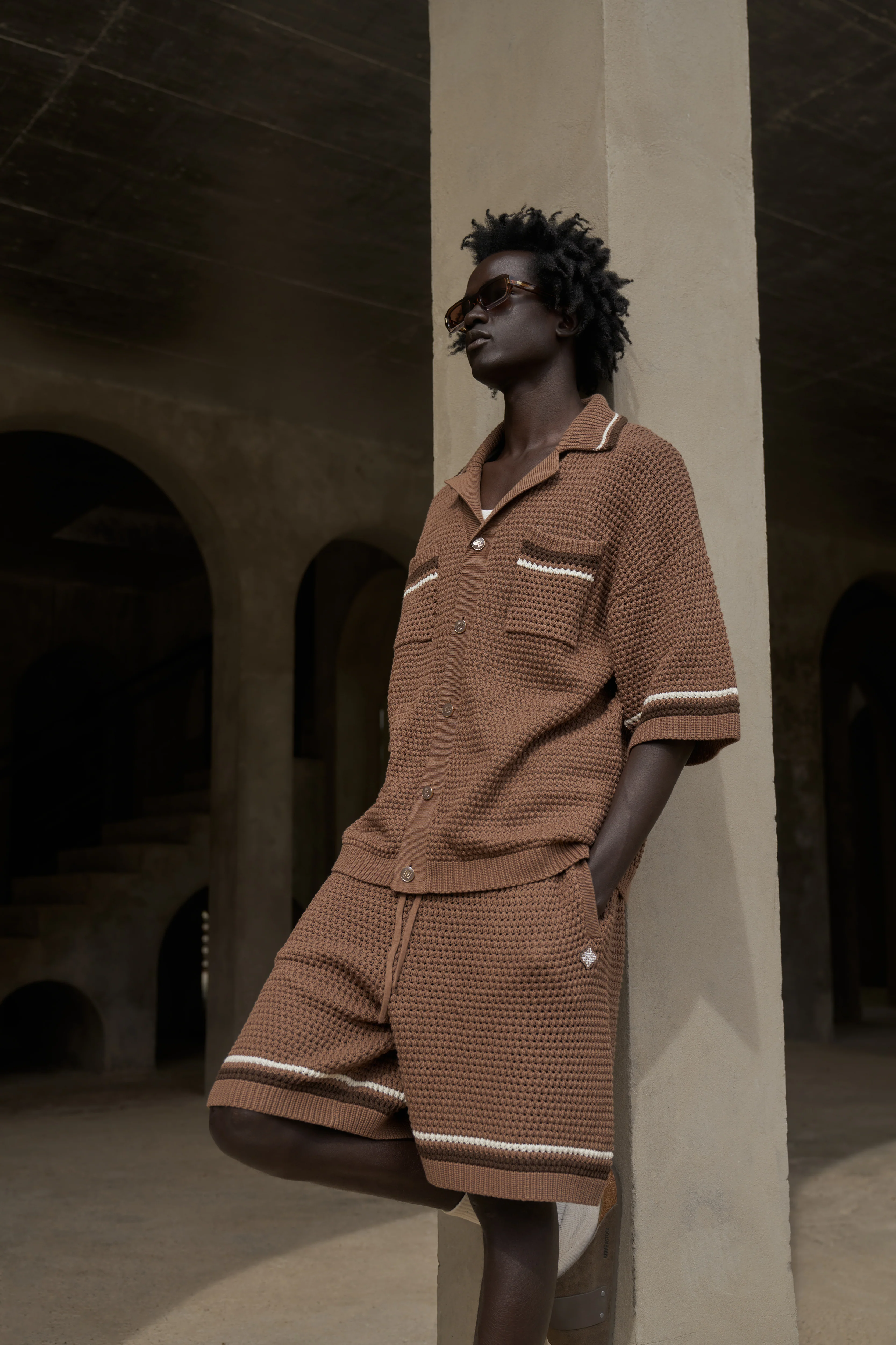 CROCHET KNITTED STRIPE SHORTS - BROWN