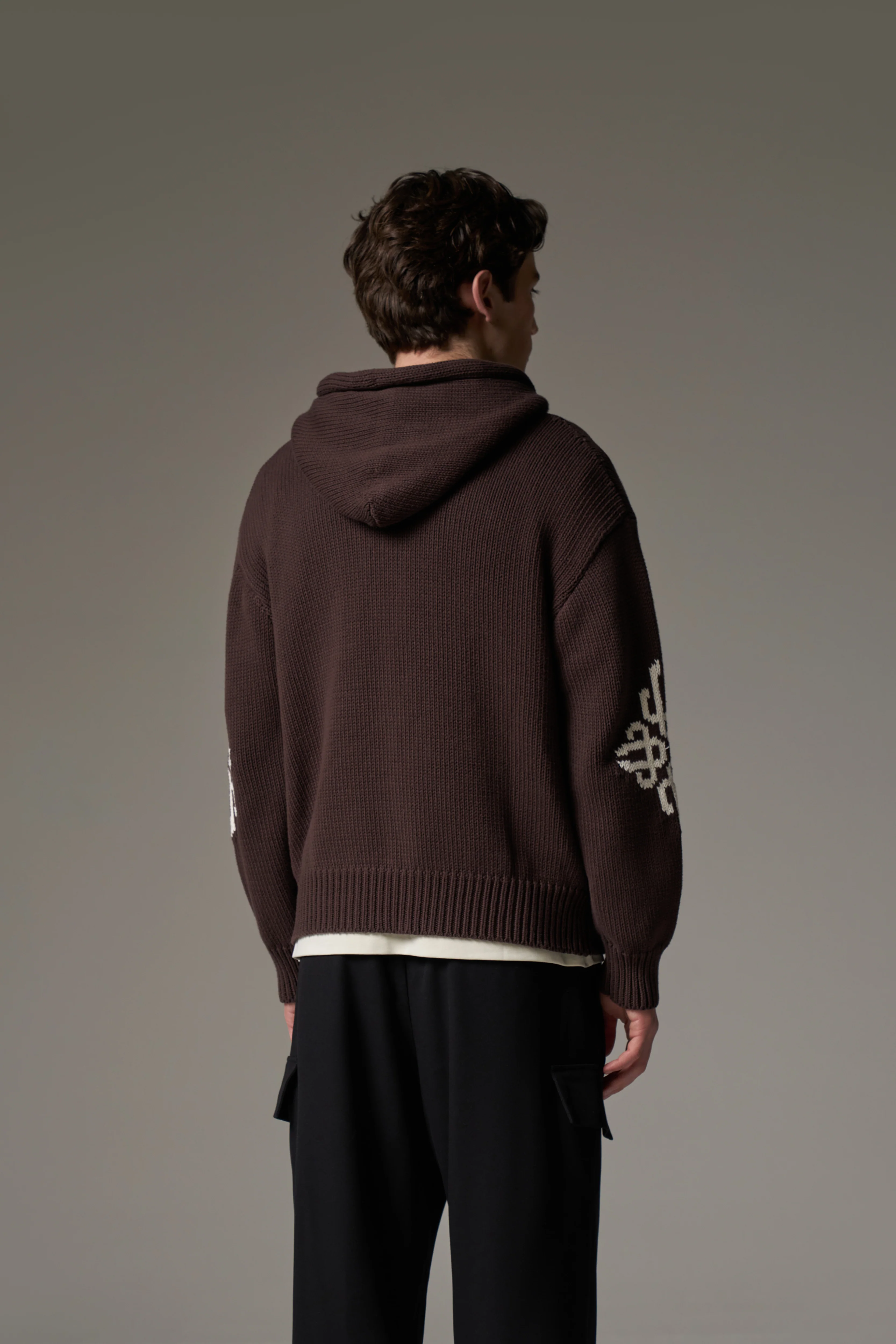 CHUNKY KNIT EMBLEM ZIP THROUGH HOODIE - CHOCOLATE