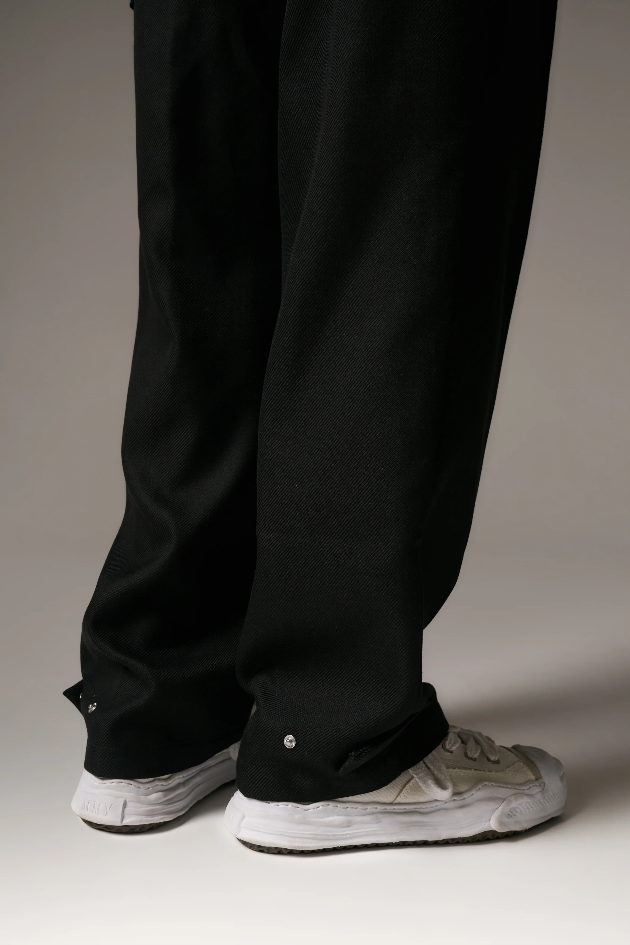 PLEATED WIDE LEG WOOL BLEND TROUSERS - BLACK