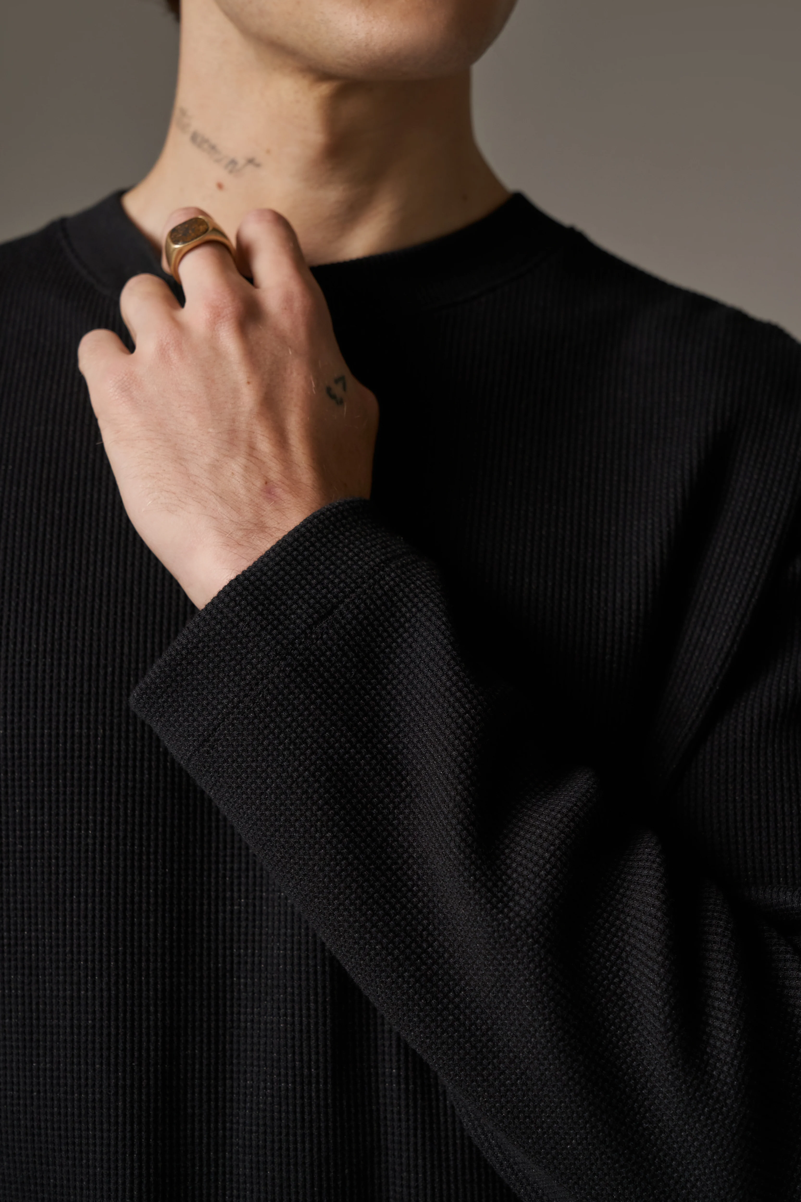 WAFFLE LONG SLEEVE T-SHIRT - BLACK