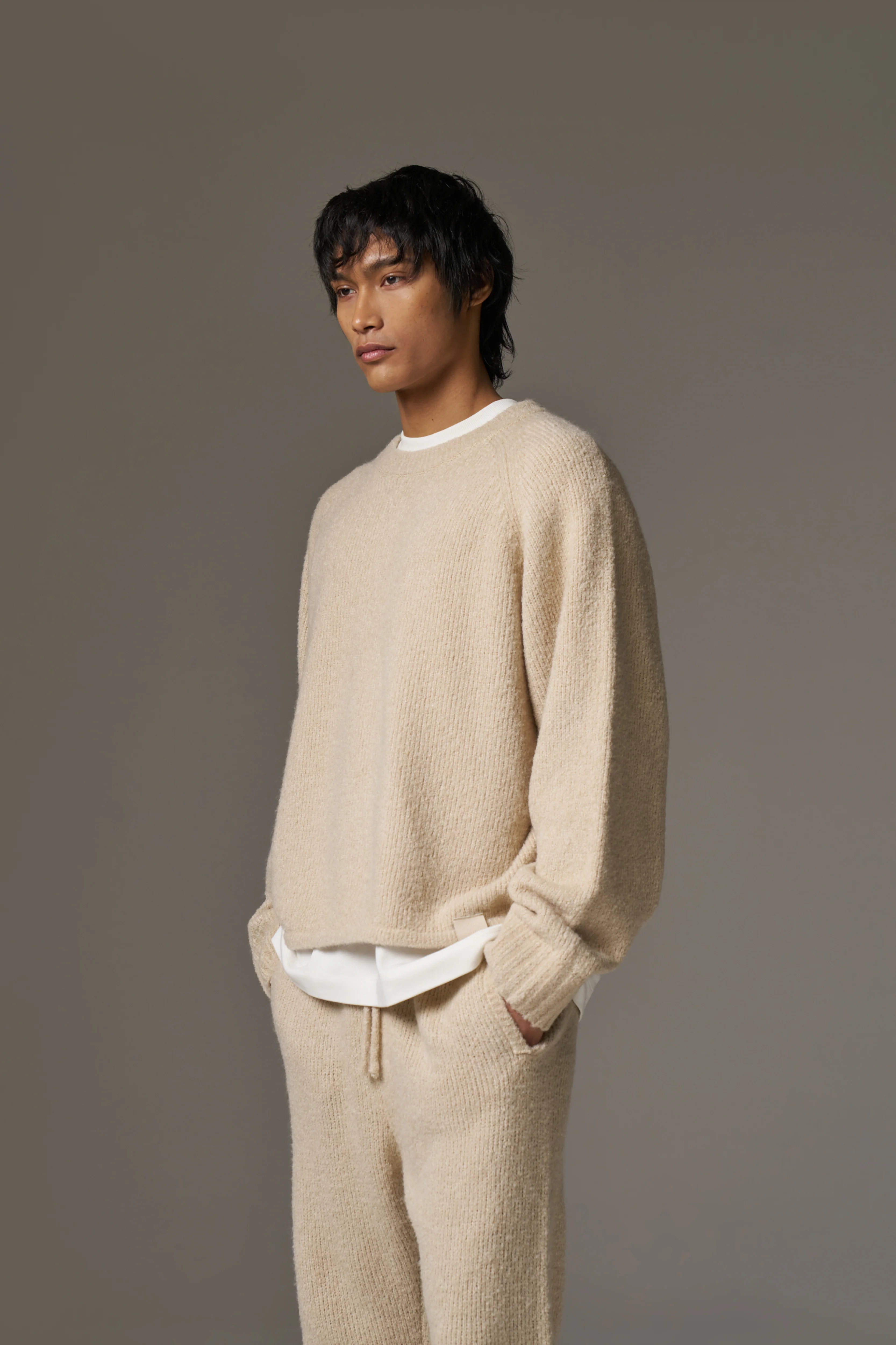 BOUCLE KNIT RAGLAN CREW - STONE