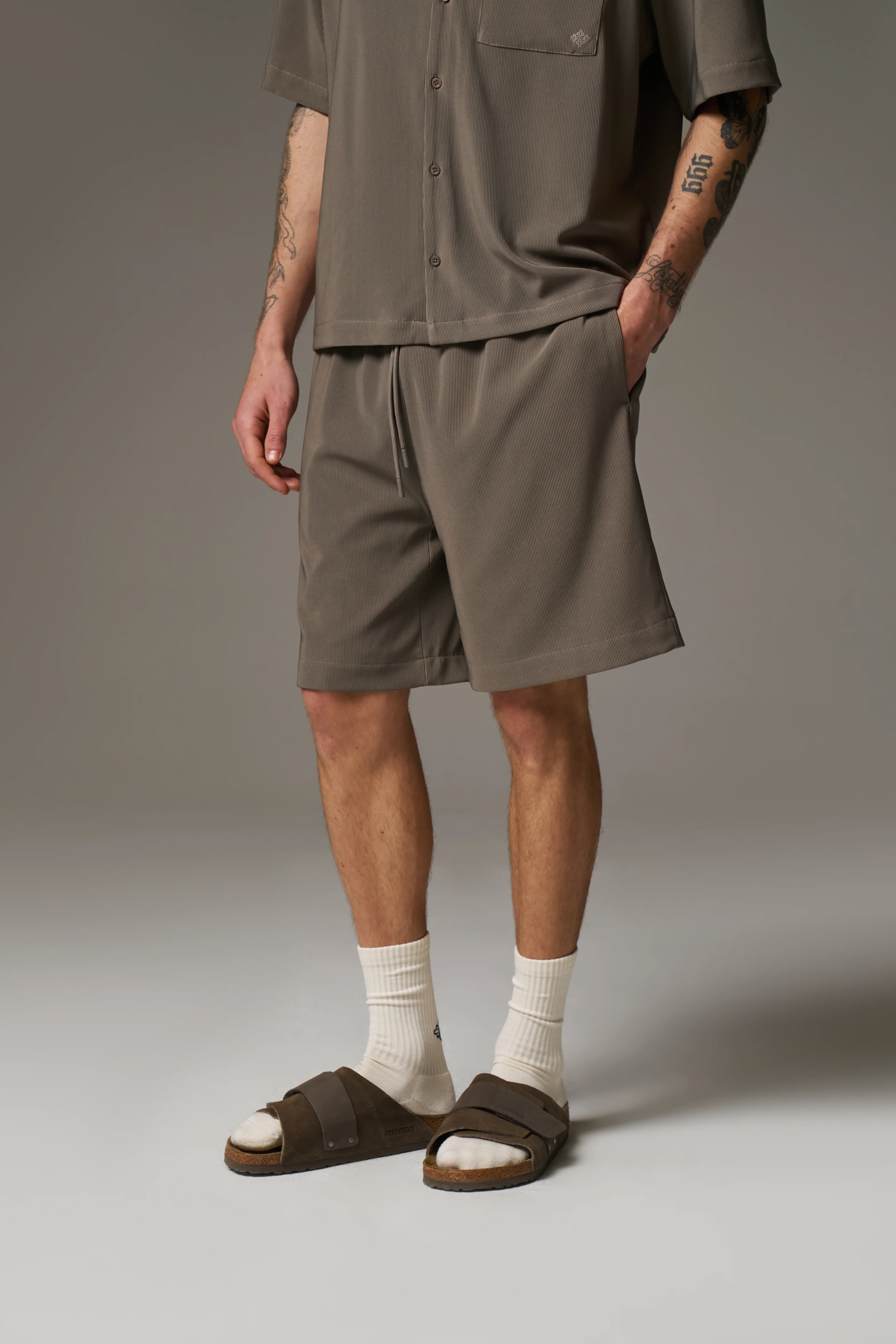 RIBBED SHORTS - MINK