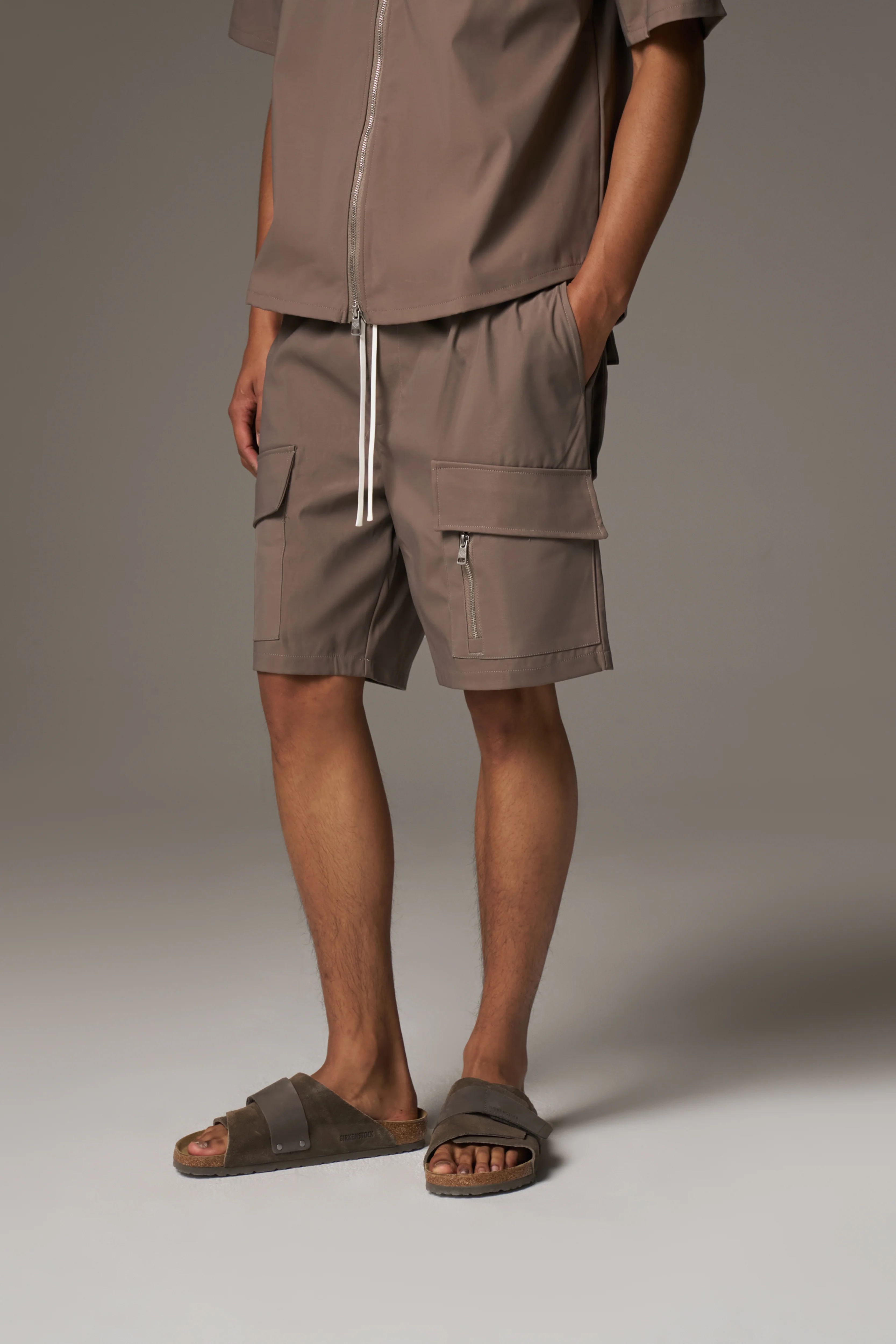 TECHNICAL HEAVYWEIGHT UTILITY SHORTS - COFFEE