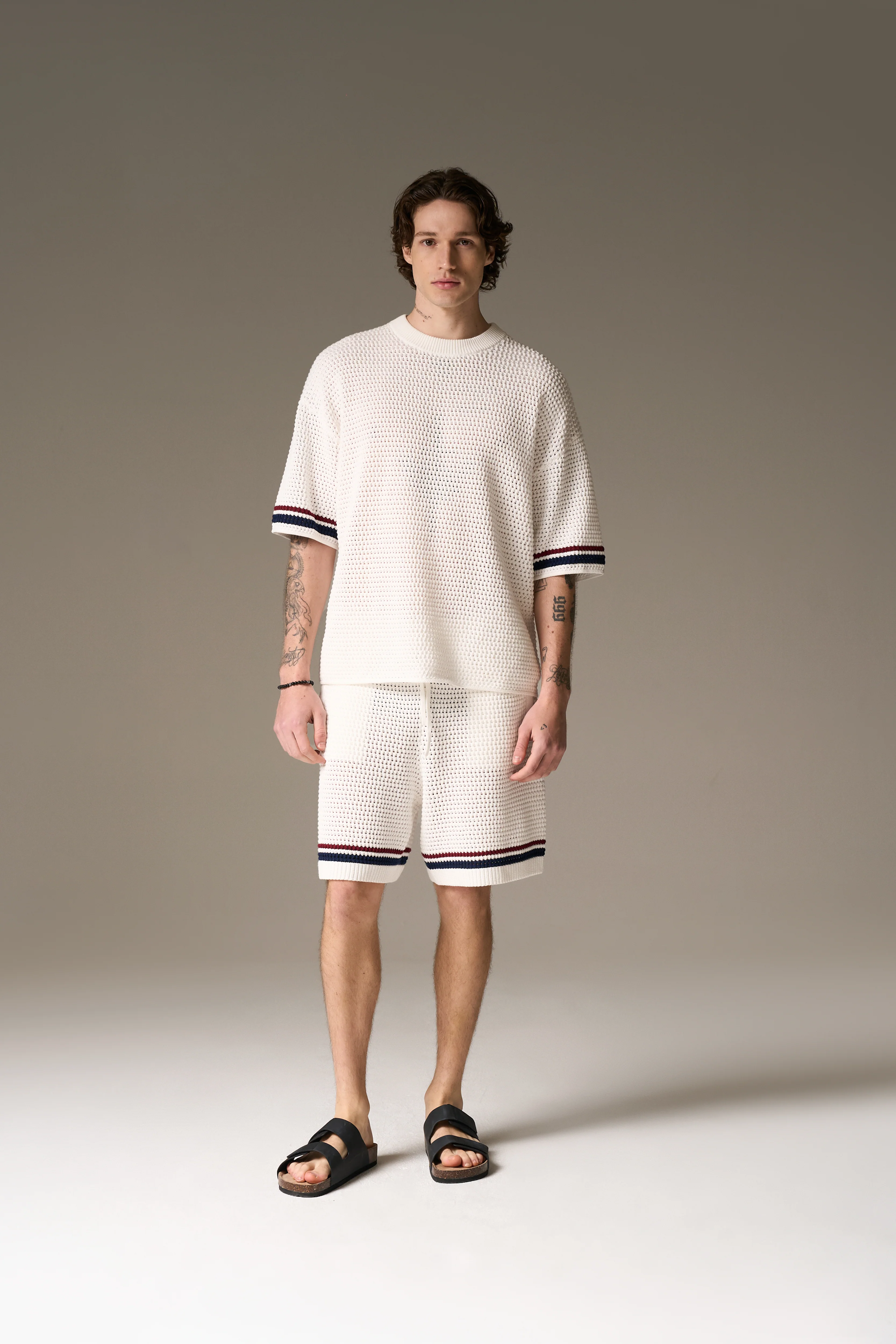 STRIPE CROCHET KNIT SHORTS - BURGUNDY