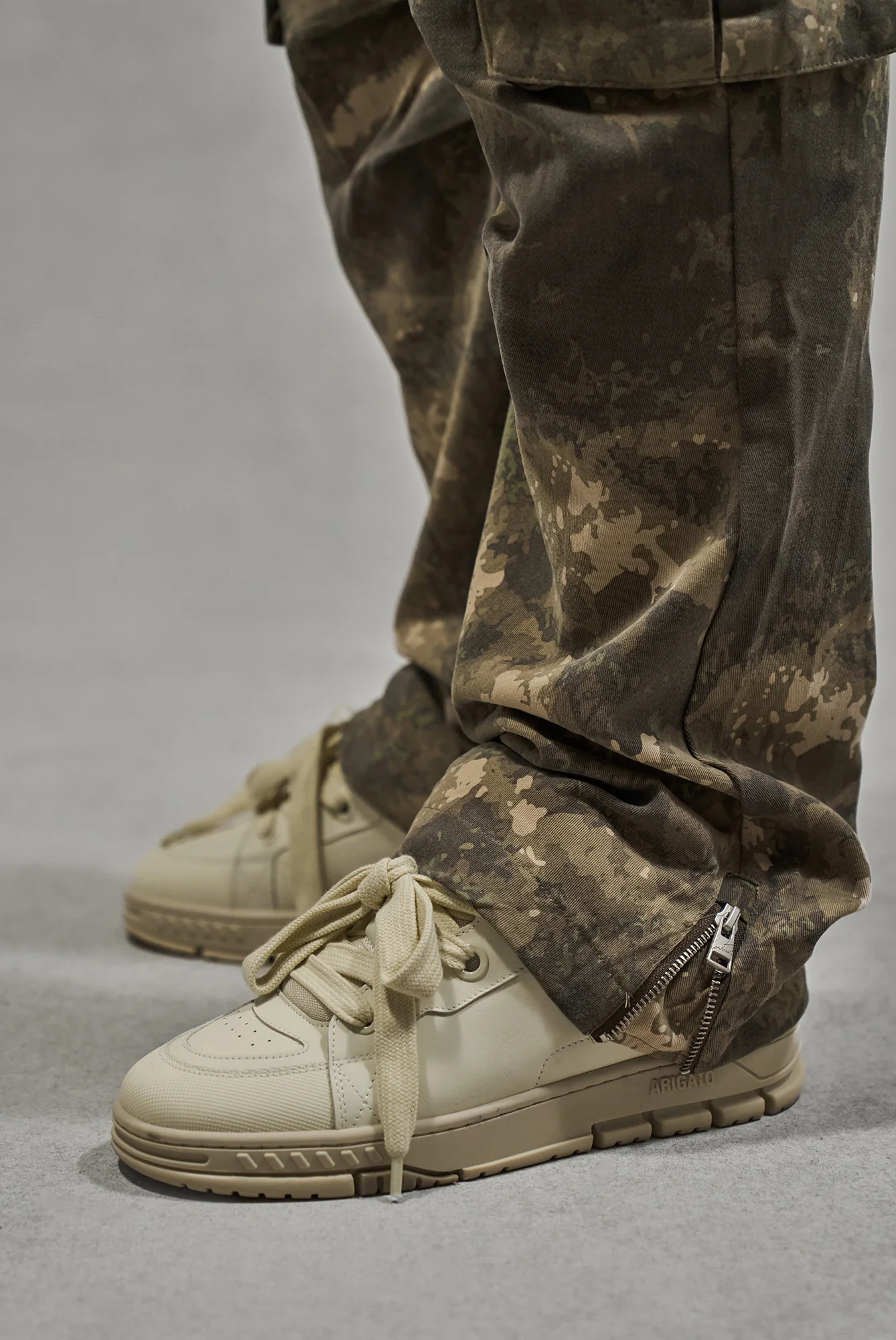 CAMO STRAIGHT LEG CARGOS - BEIGE