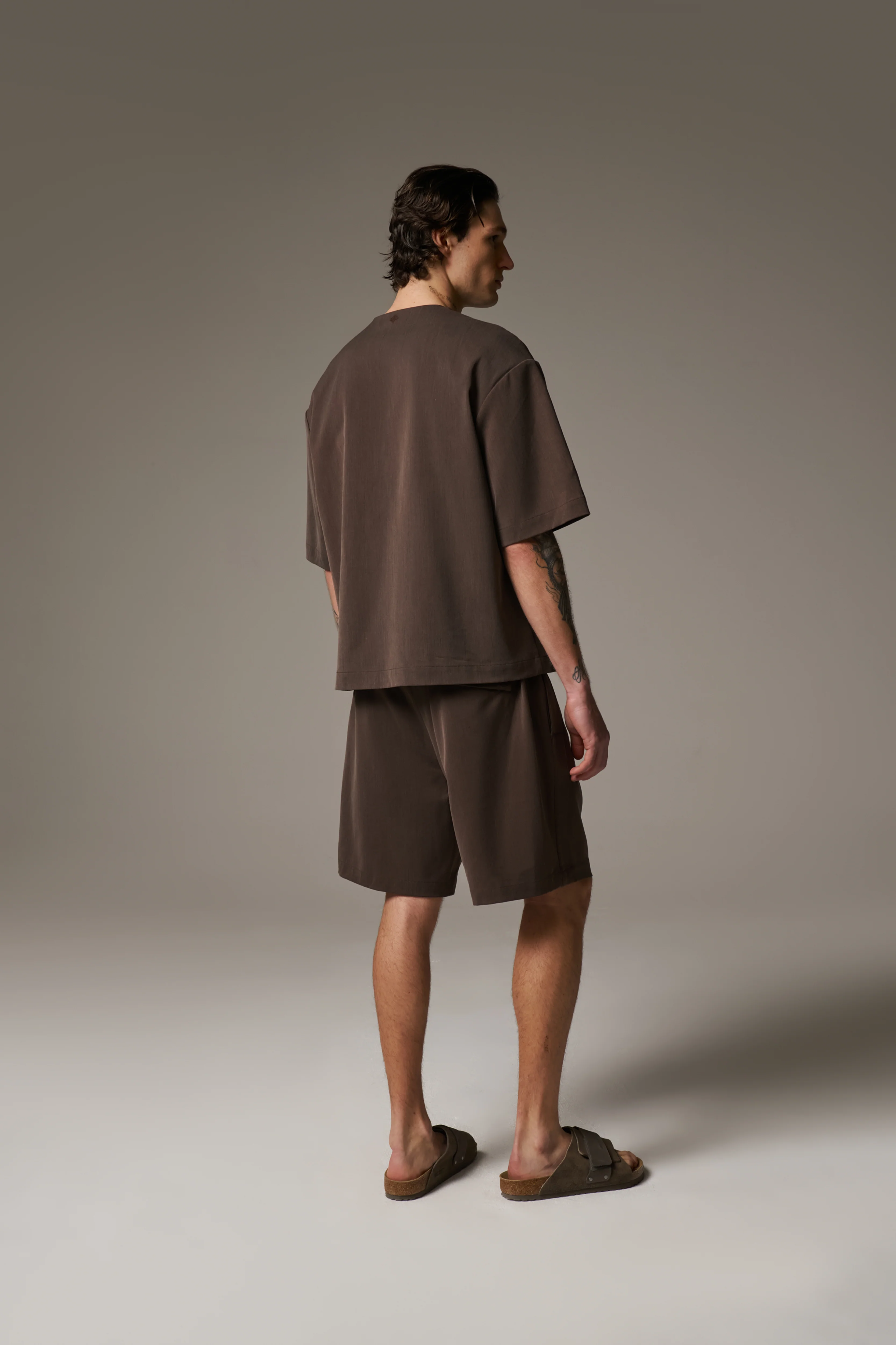 SMART WOVEN SHORTS - BROWN