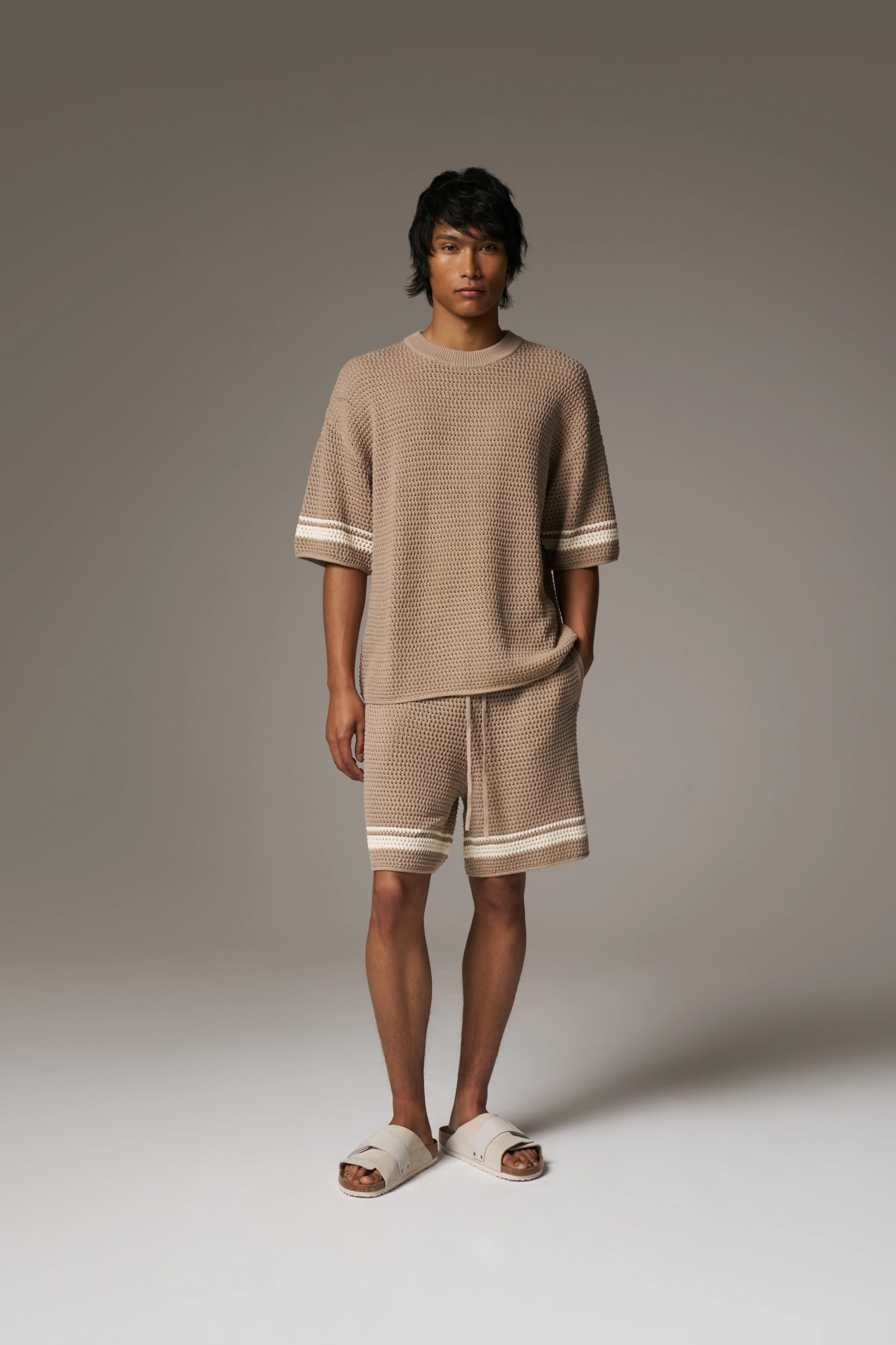 CROCHET KNITTED CONTRAST STRIPE T-SHIRT - BROWN