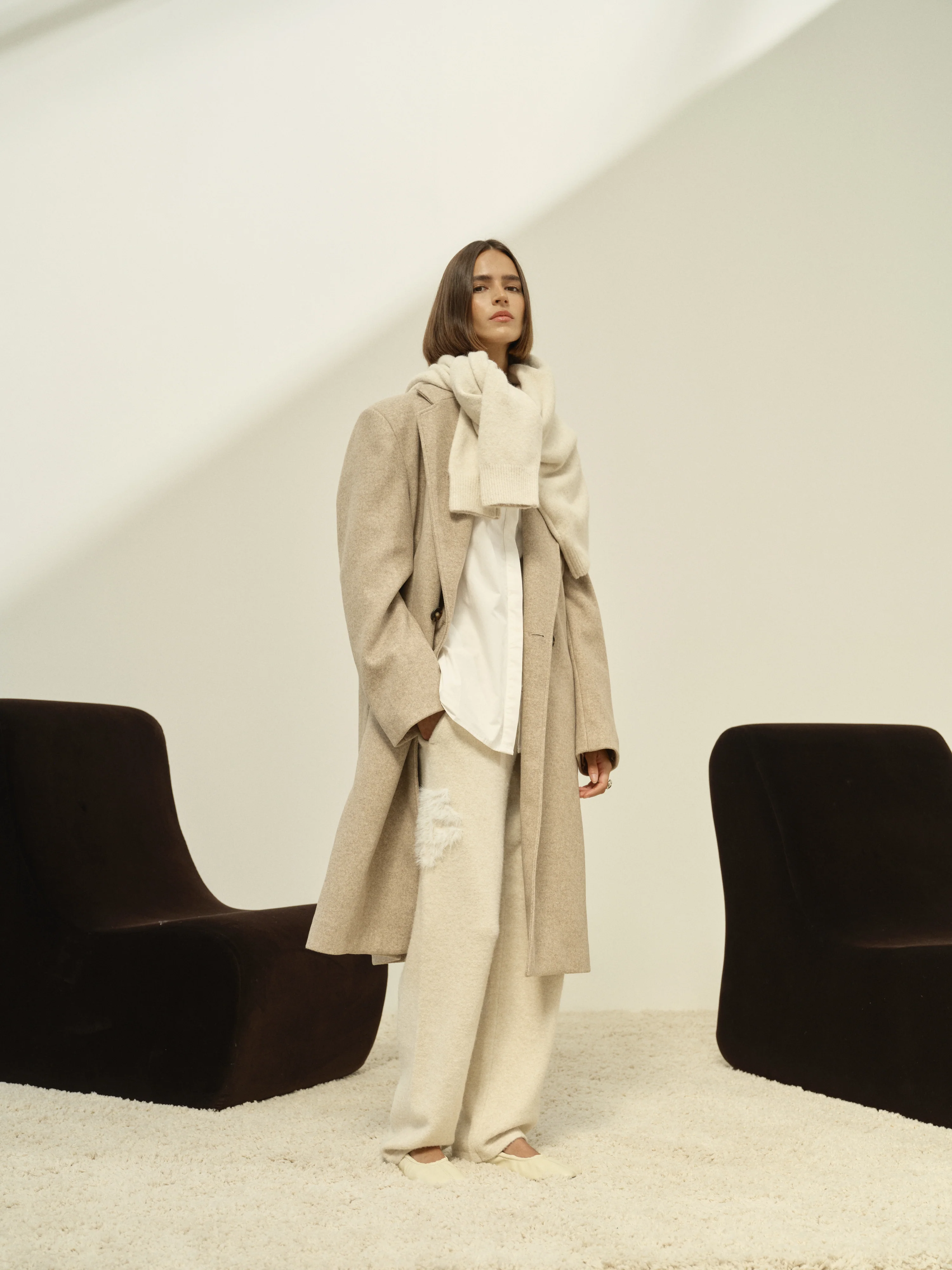 MONGRAM EMBLEM FLUFFY KNIT JOGGERS - BEIGE