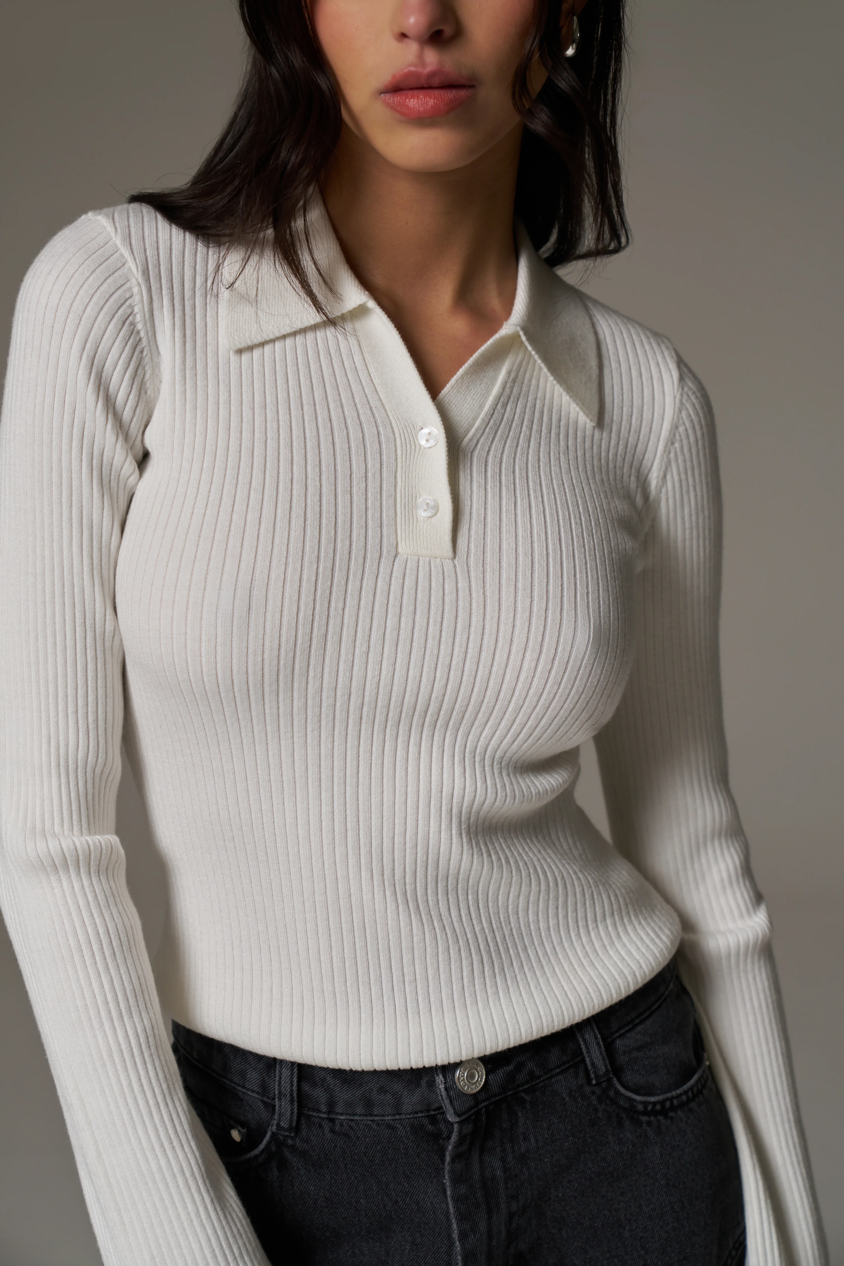 KNITTED RIBBED BUTTON THROUGH TOP - OFF WHITE