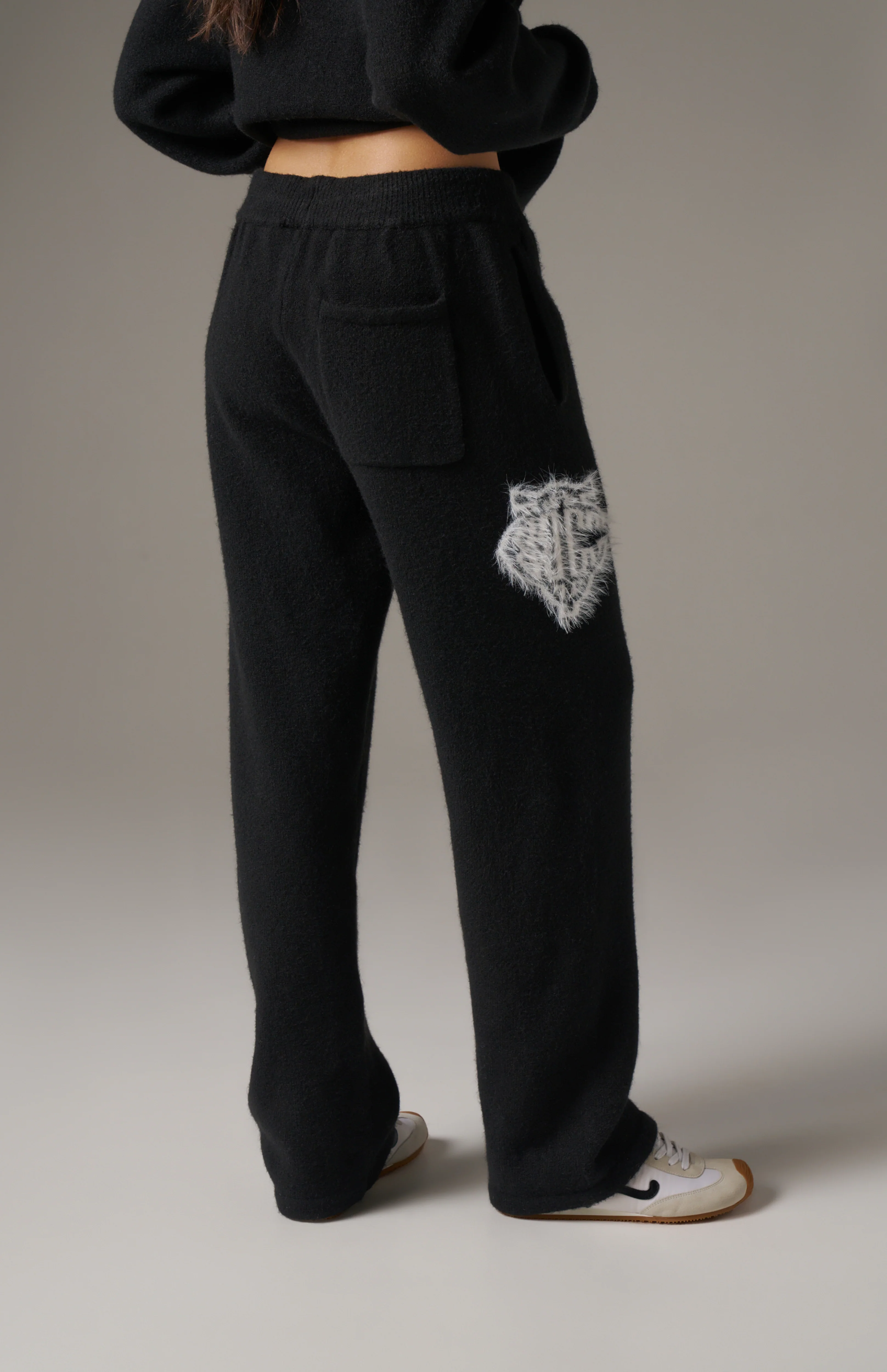 MONGRAM EMBLEM FLUFFY KNIT JOGGERS - BLACK