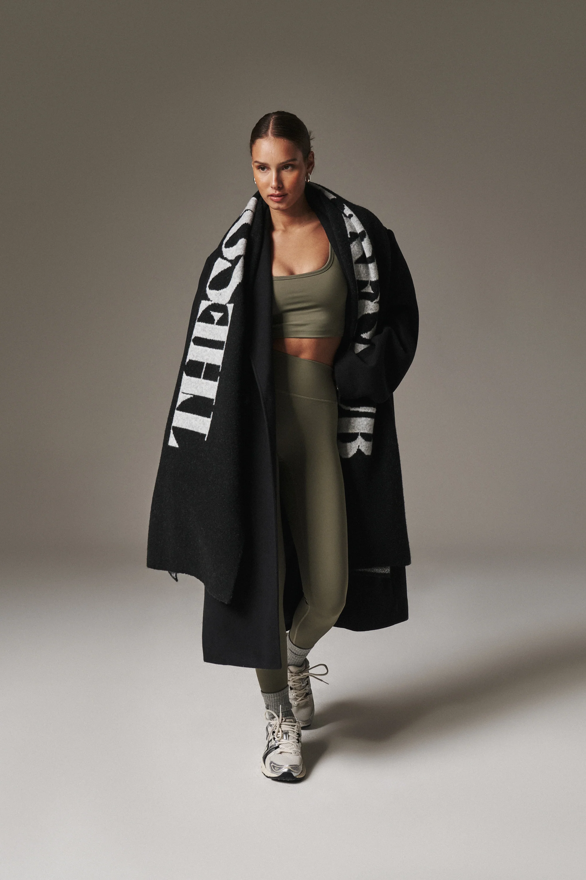 EMBLEM SCULPTING STRETCH LEGGINGS - KHAKI