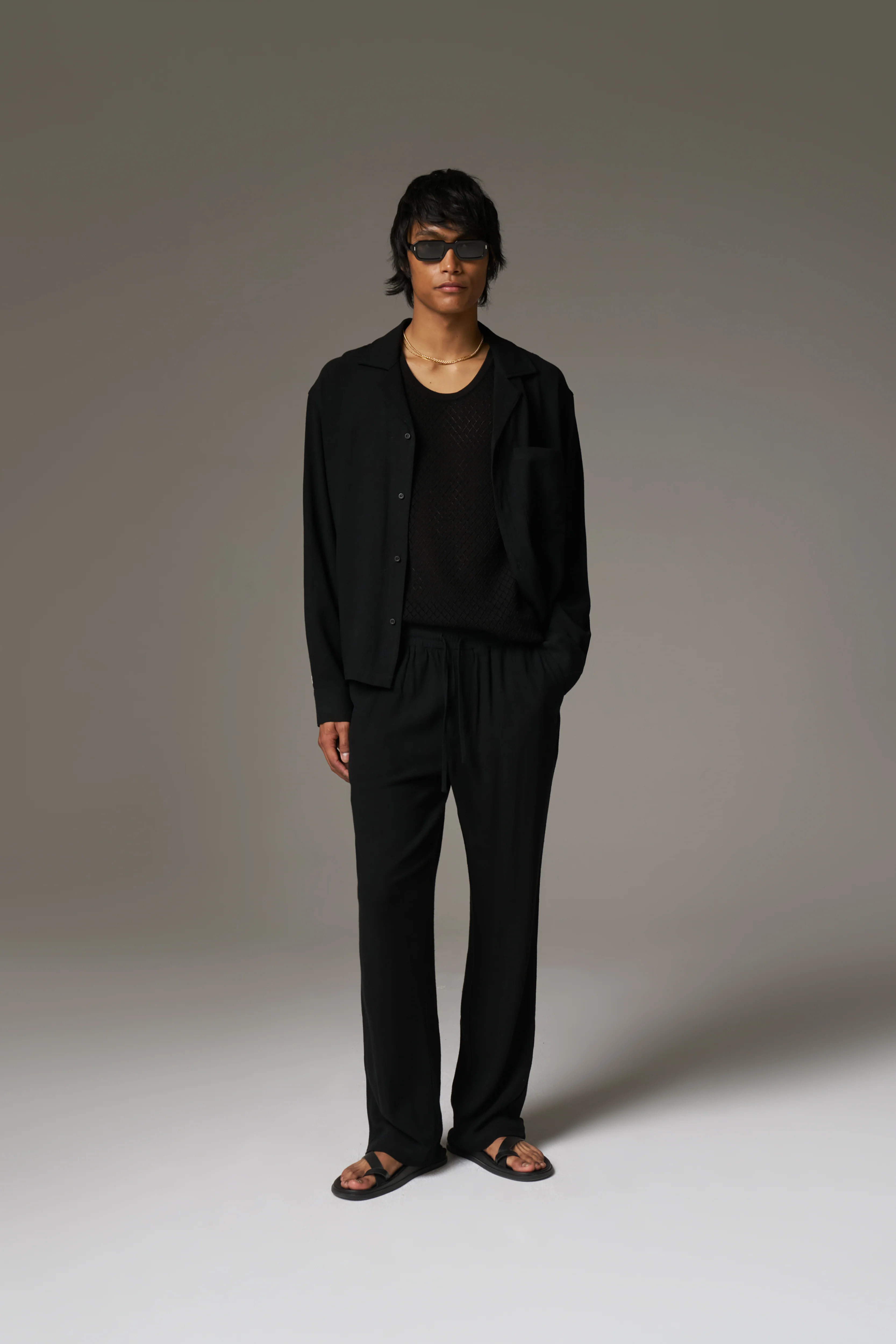 TEXTURED WOVEN SHIRT - BLACK