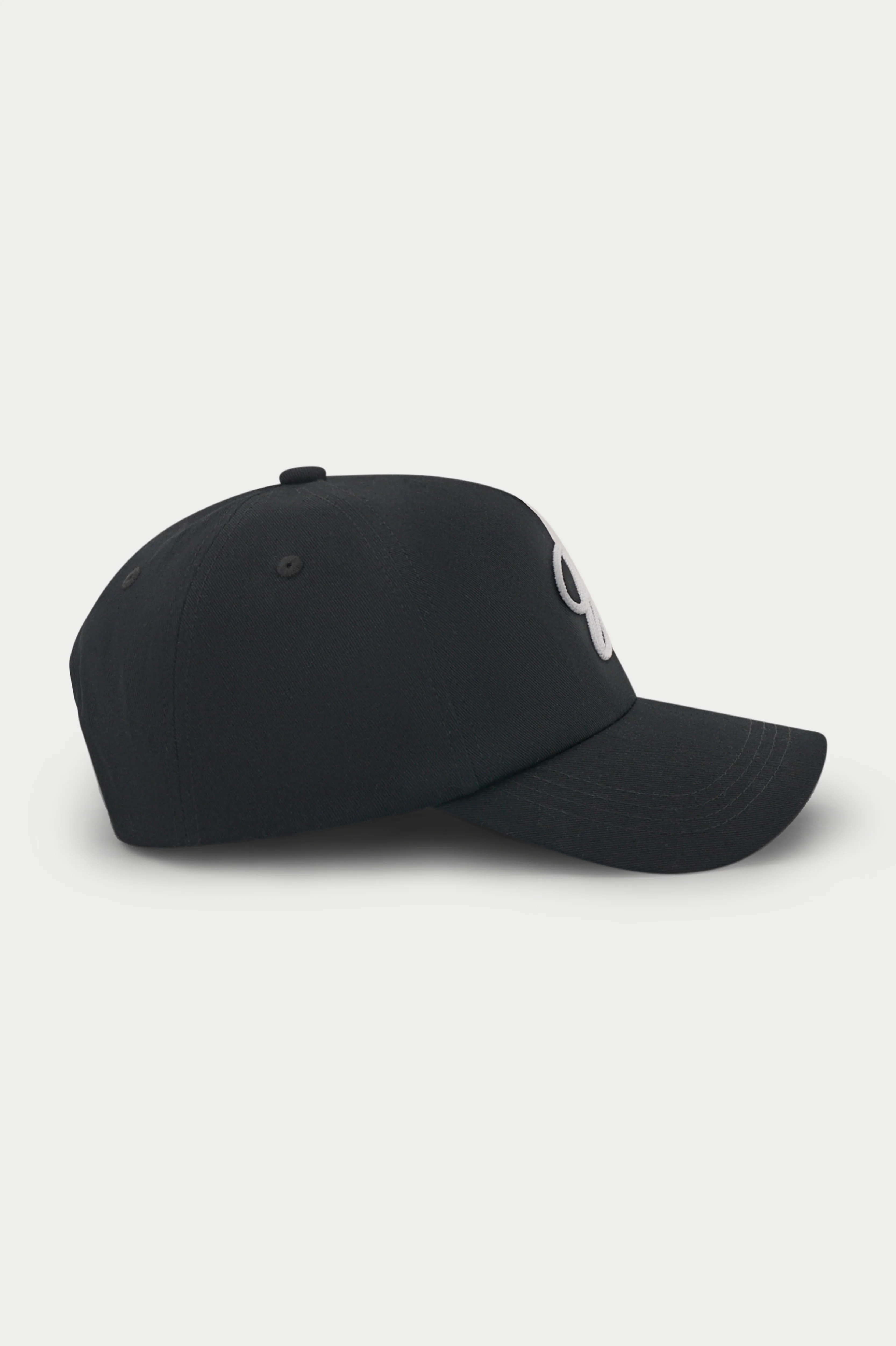 C SCRIPT CAP - BLACK
