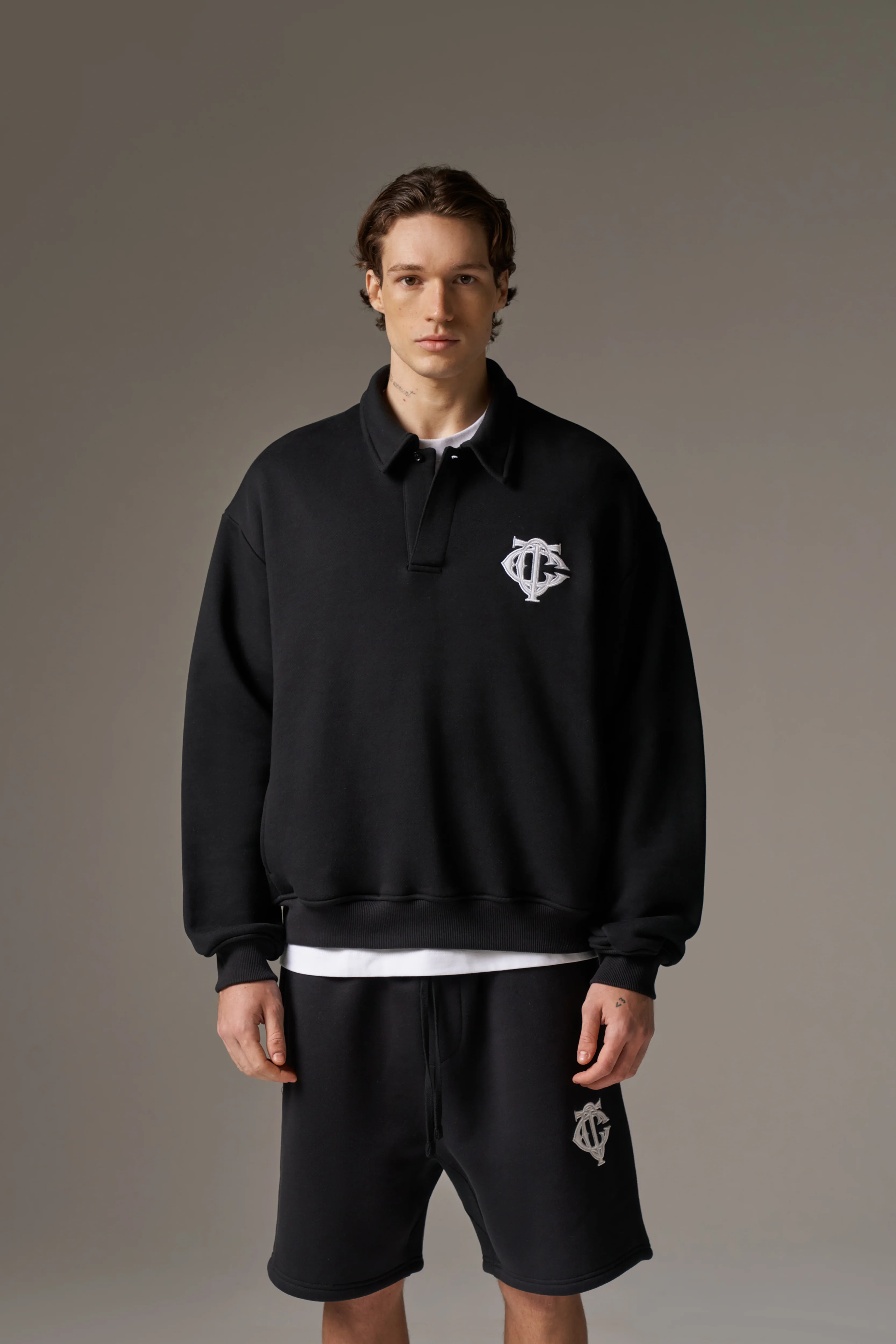 HEAVYWEIGHT MONOGRAM EMBLEM POLO - BLACK