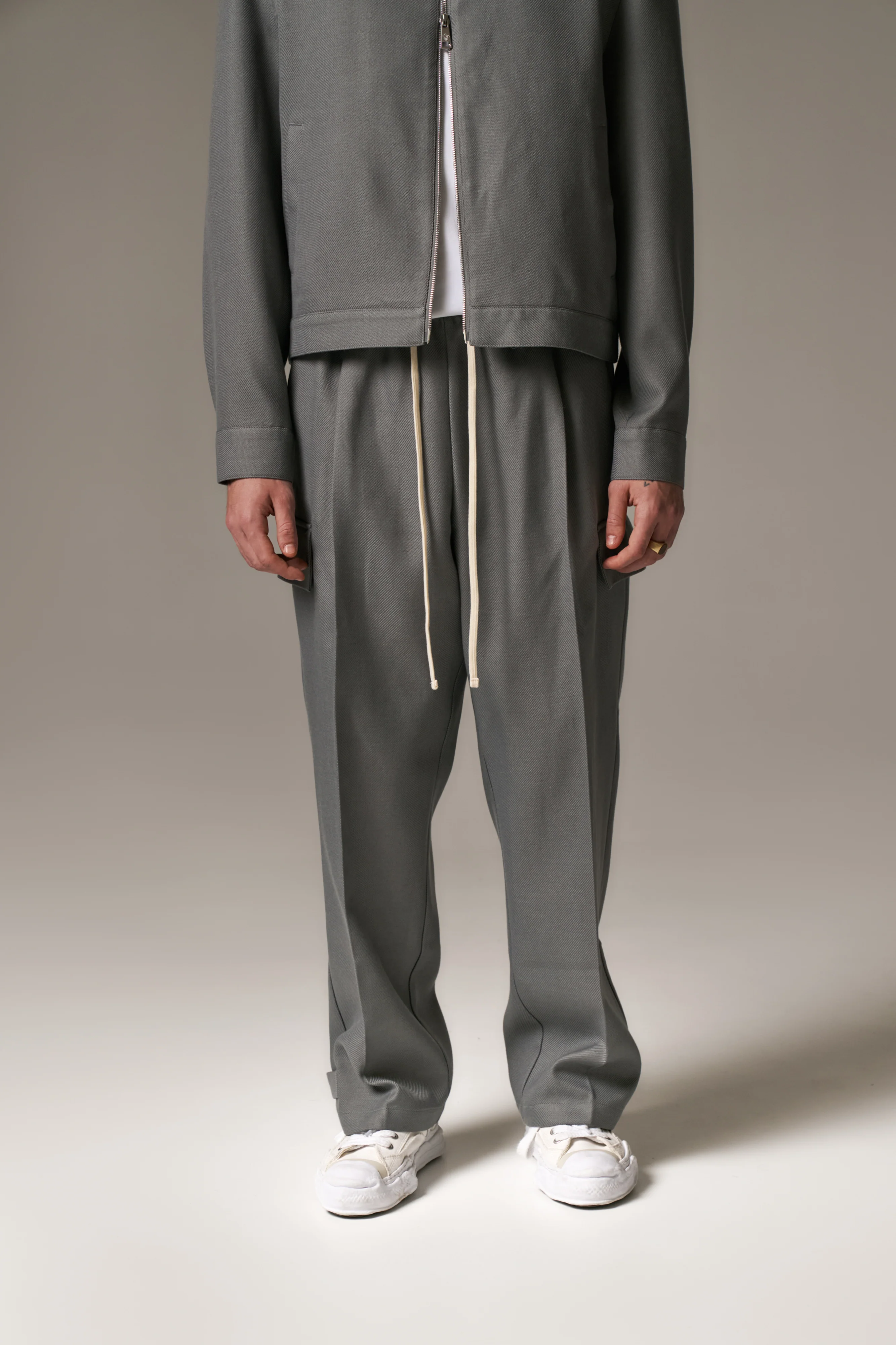 PLEATED WIDE LEG WOOL BLEND TROUSERS - GREY