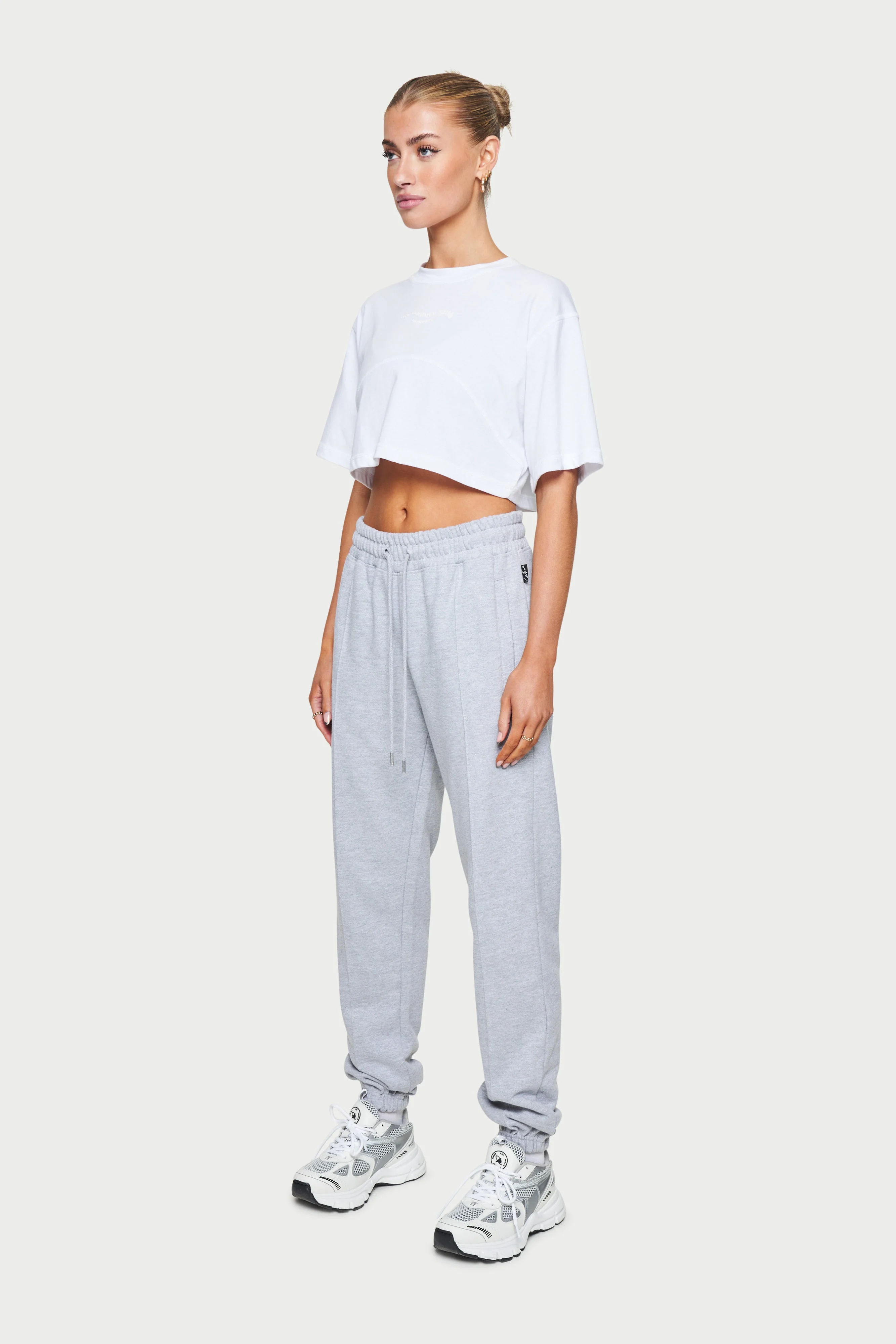 SCULPTING SEAM DETAIL CROP TEE - WHITE