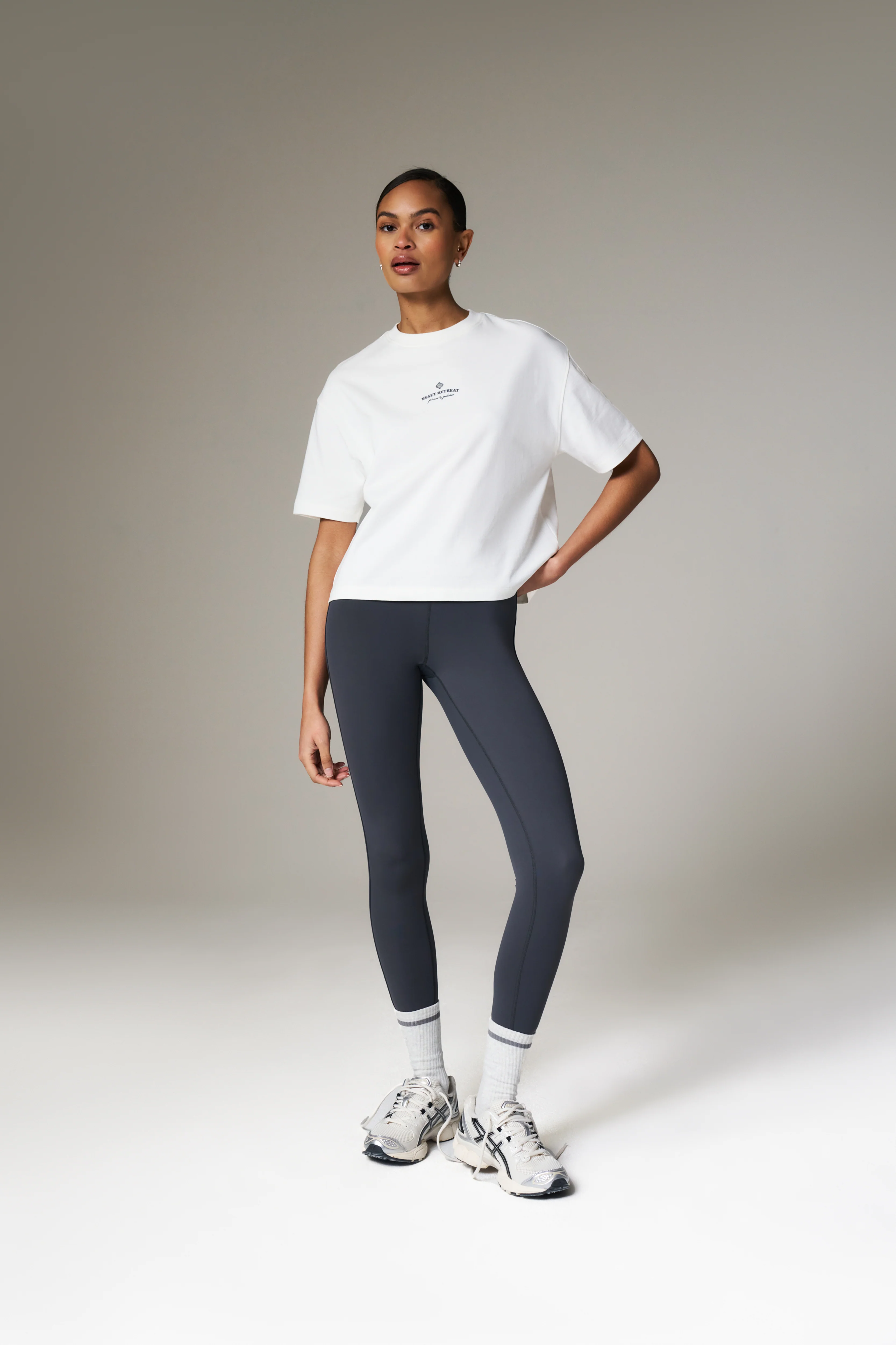 PILATES & PINOT BOXY T-SHIRT - OFF WHITE