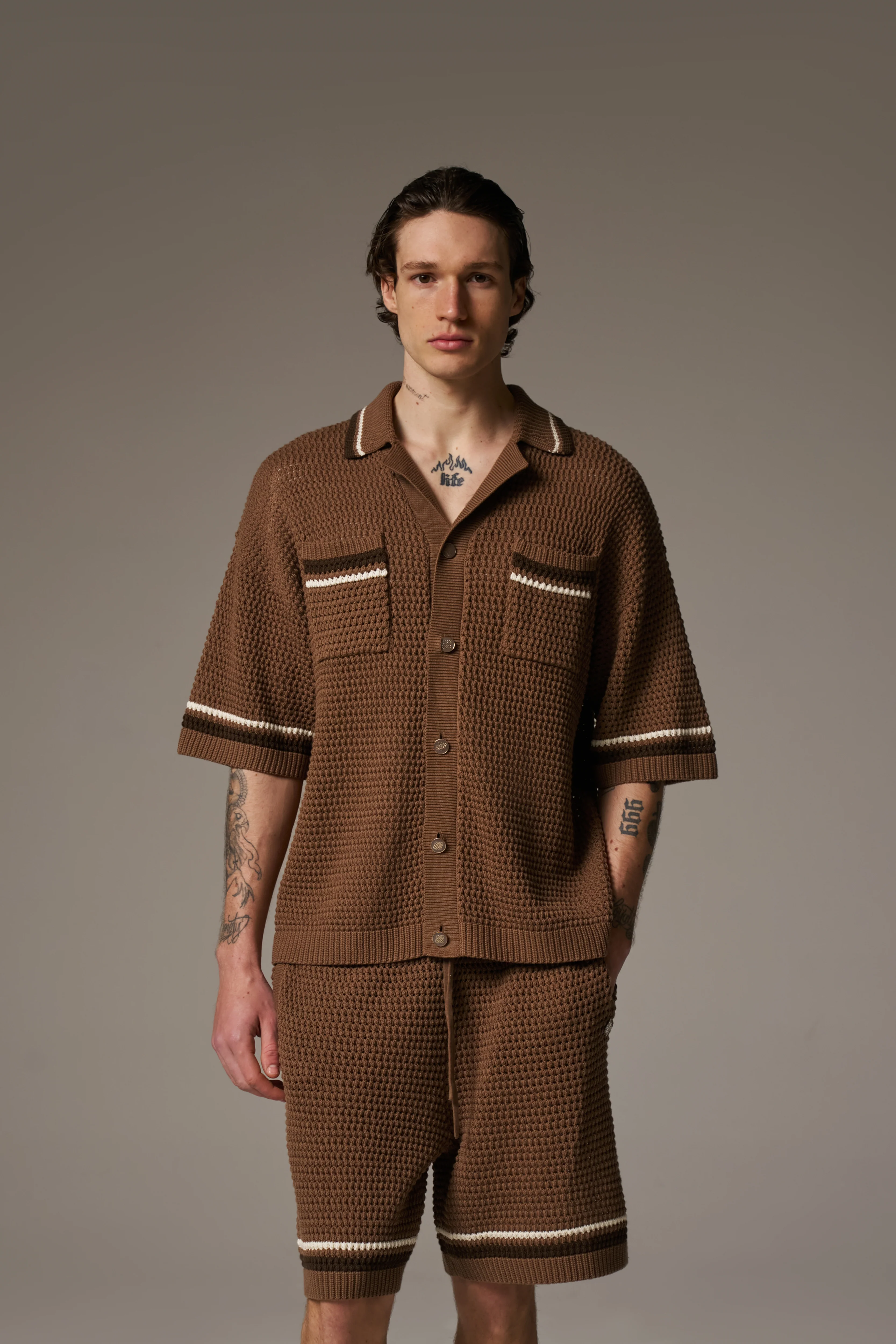 CROCHET KNITTED STRIPE SHIRT - BROWN