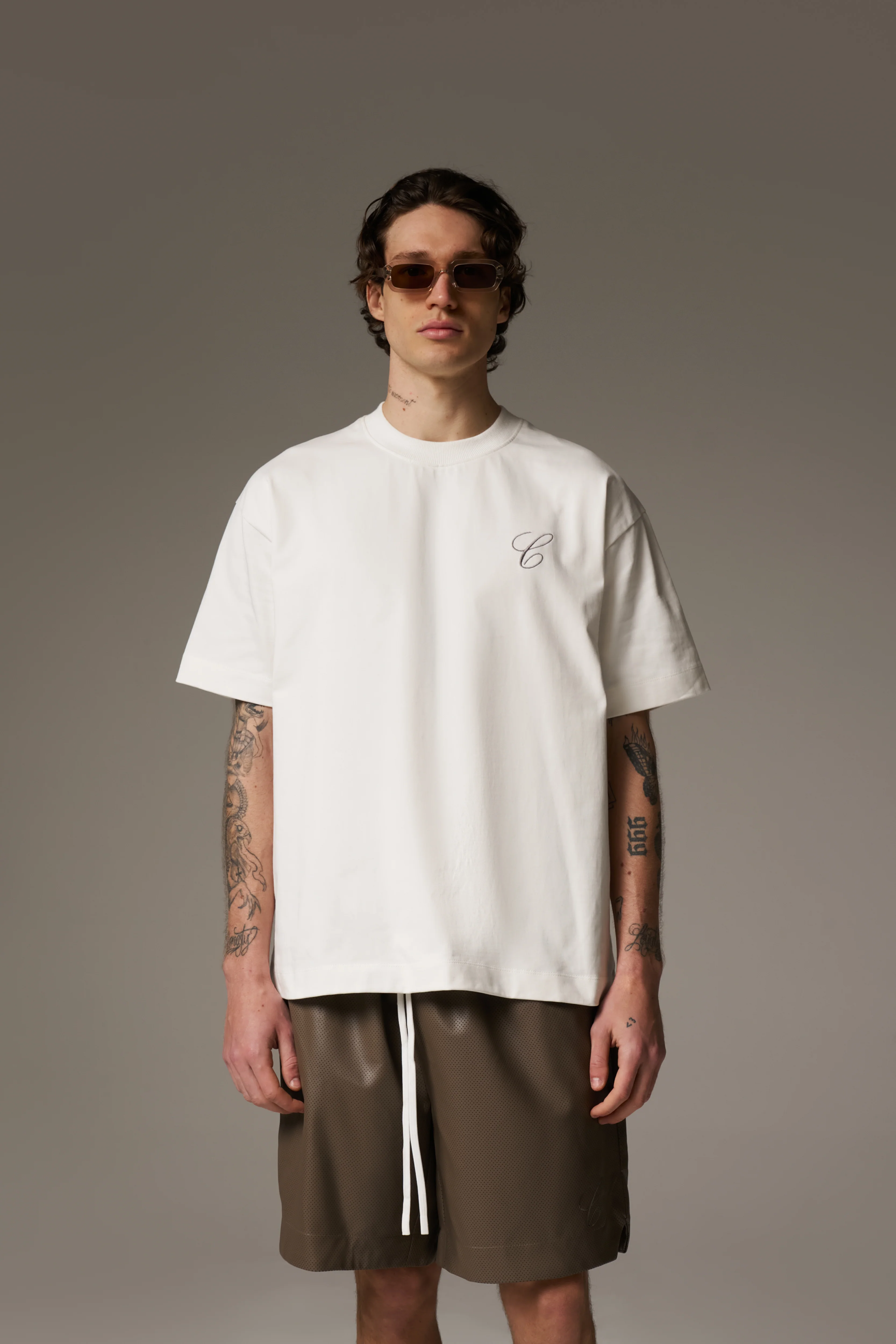 SCRIPT EMBROIDERED T-SHIRT - OFF WHITE