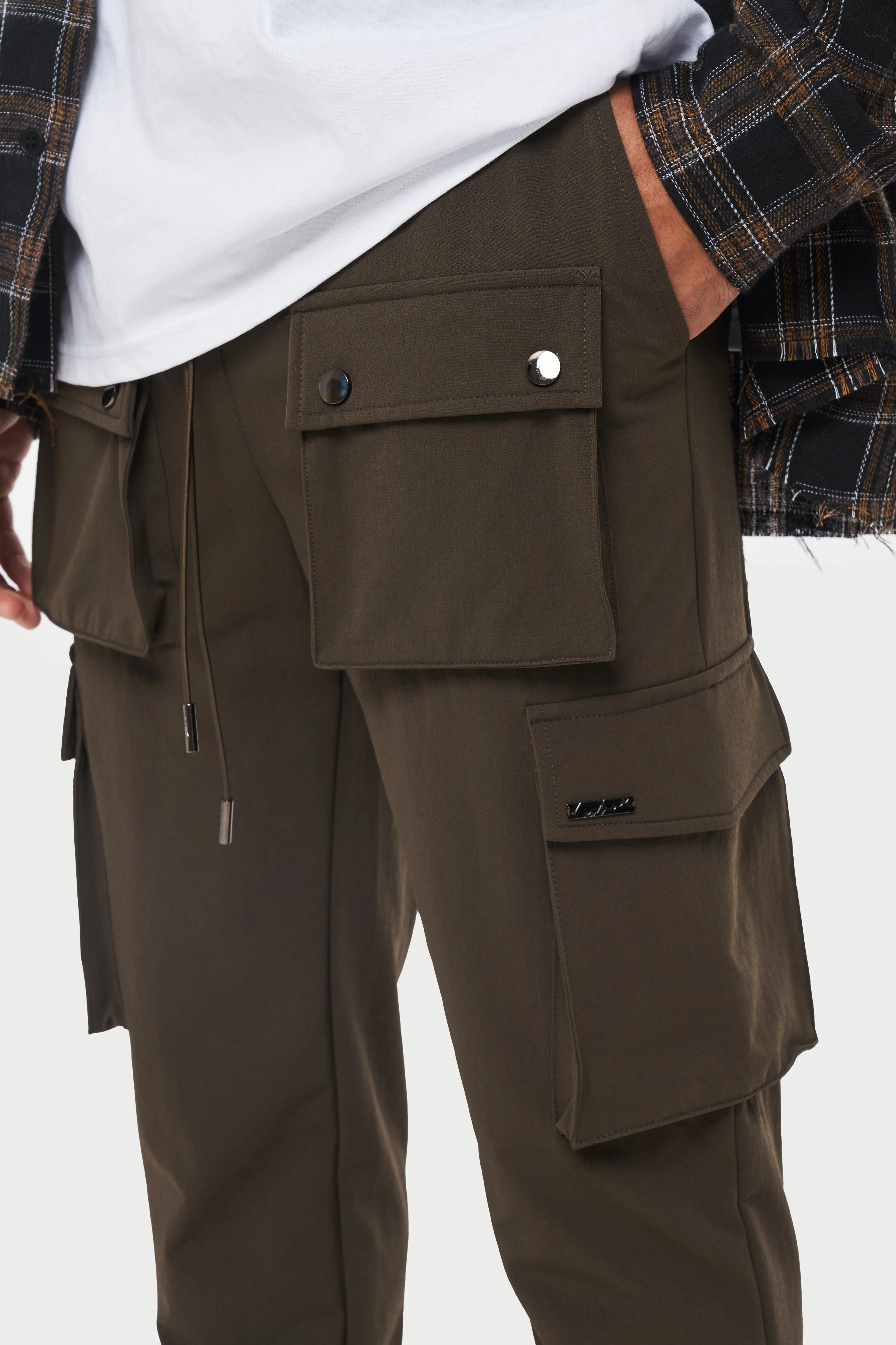 TECHNICAL STRETCH POPPER DETAIL CARGO PANTS - MOCHA