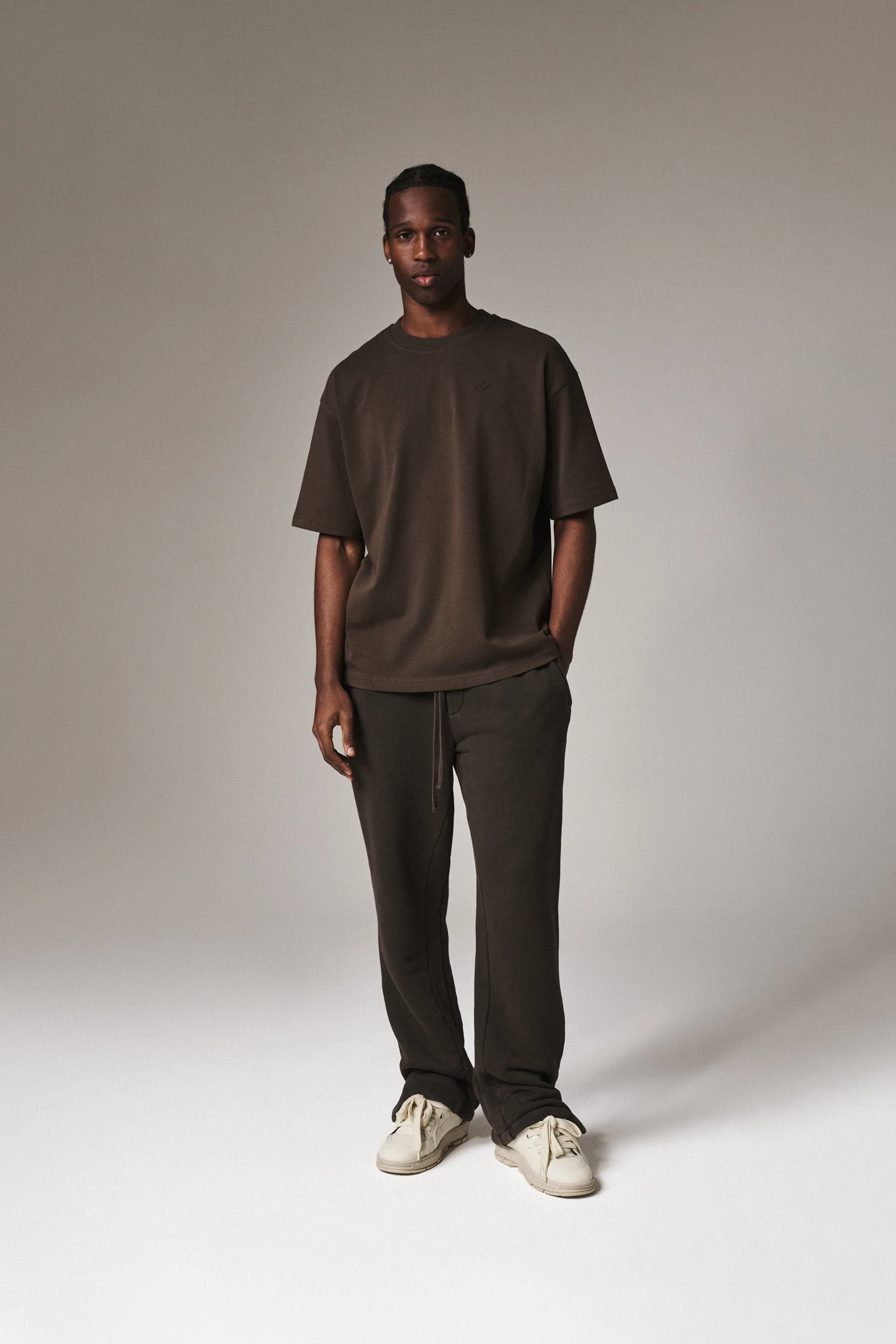 LAUNDERED CLASSICS T-SHIRT - BROWN