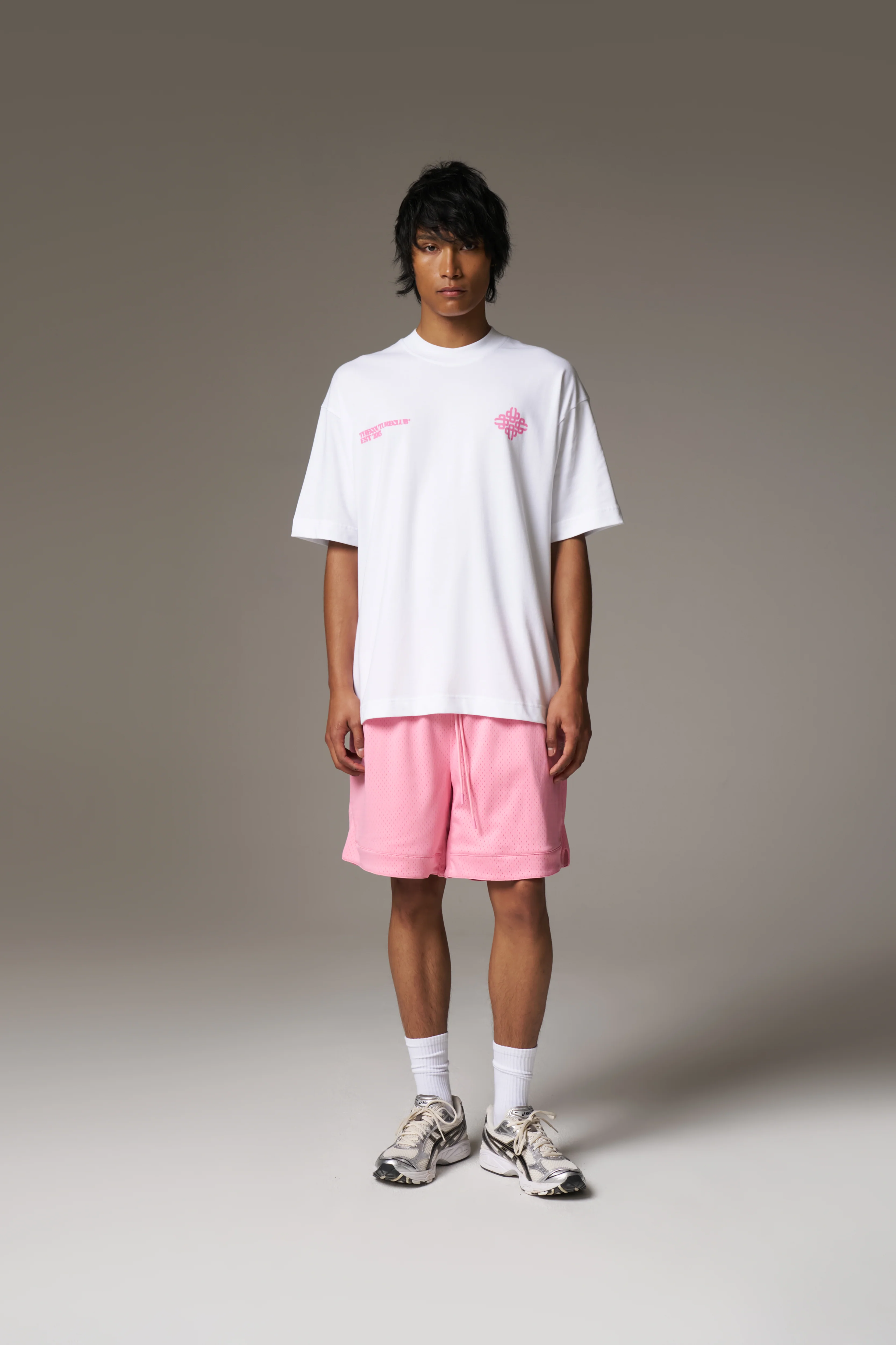 BLURRED GRAPHIC EMBLEM T-SHIRT - PINK