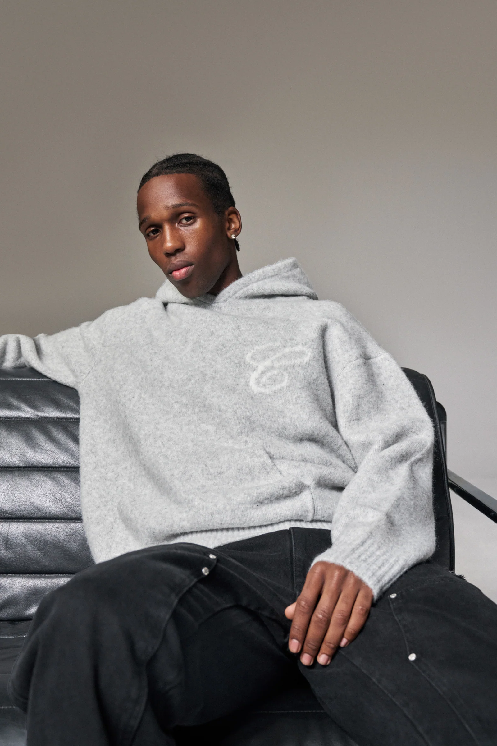 SCRIPT LOGO GRAPHIC KNITTED HOODIE - GREY MARL