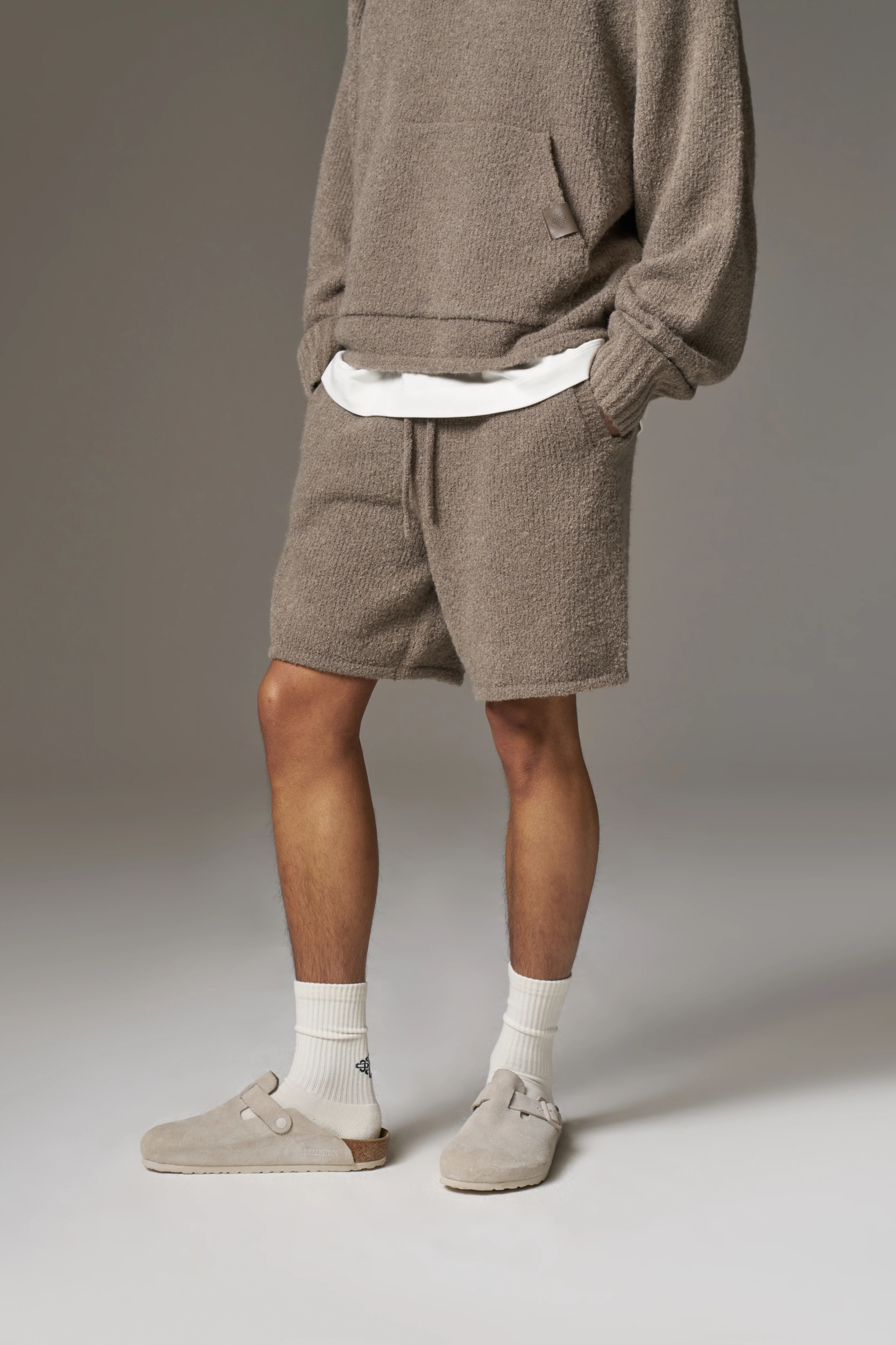 BOUCLE KNIT SHORTS - BROWN