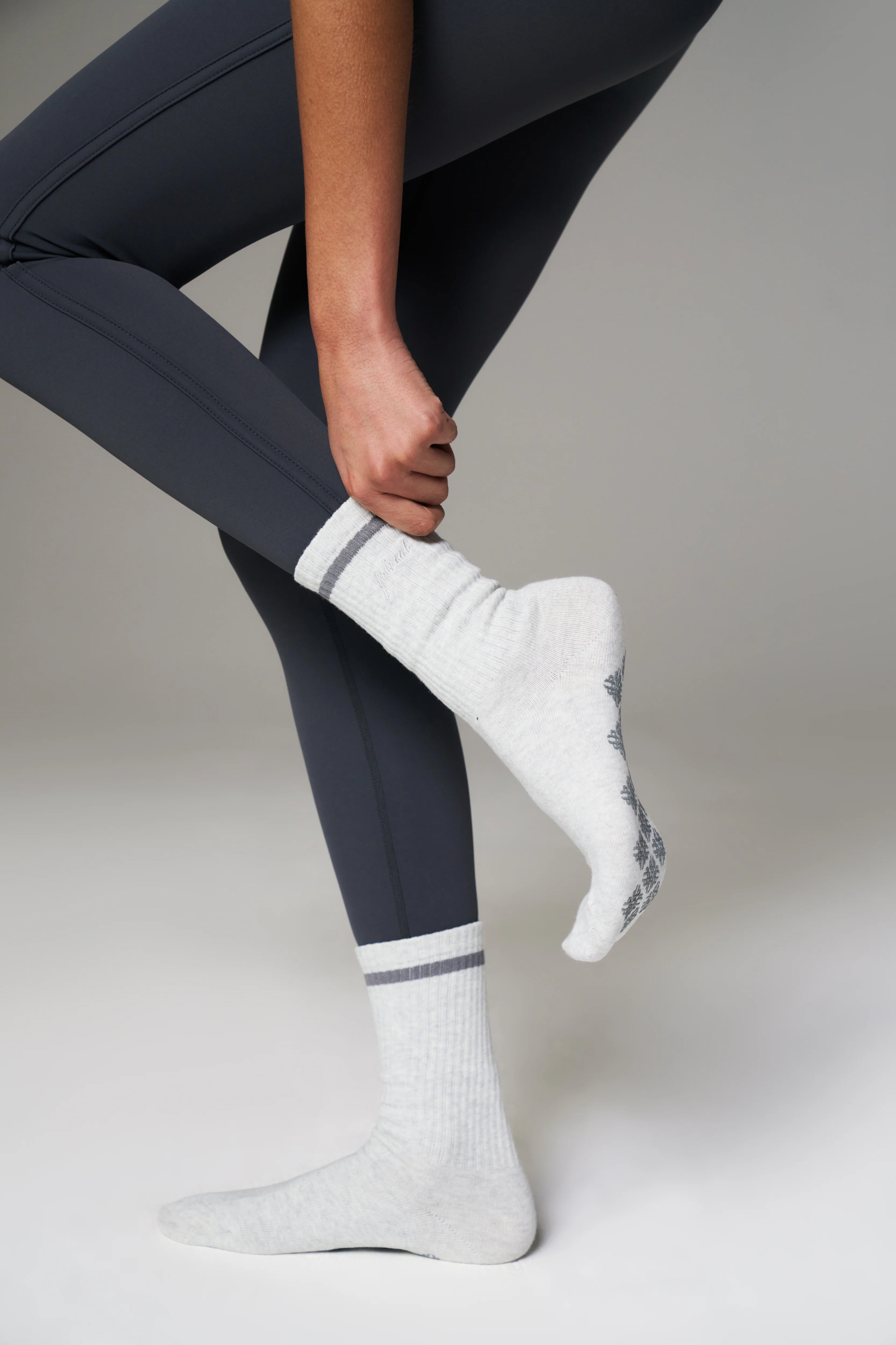 PILATES & PINOT GRIP SOCKS - GREY MARL