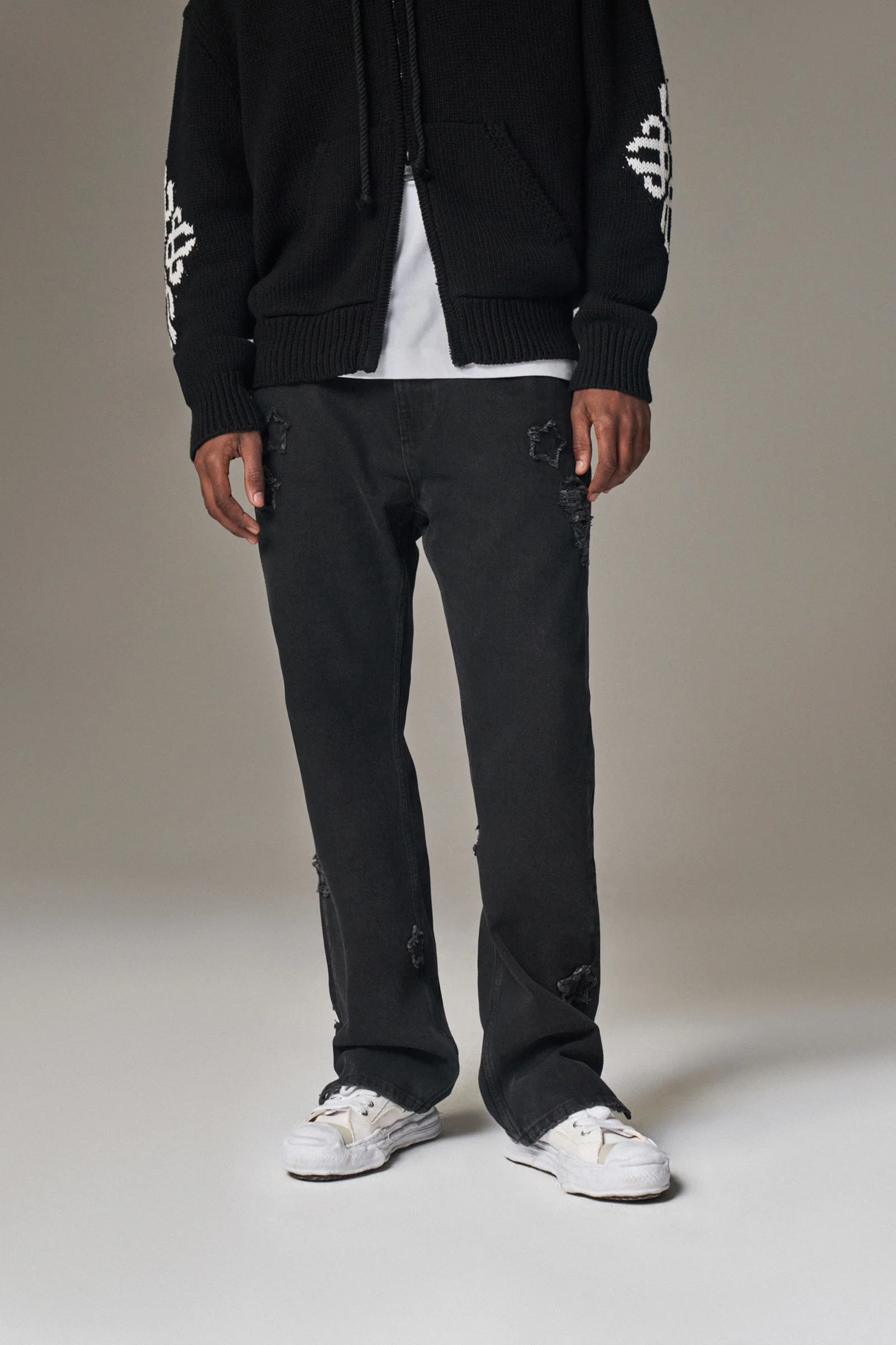 STAR APPLIQUE DENIM JEANS - WASHED BLACK