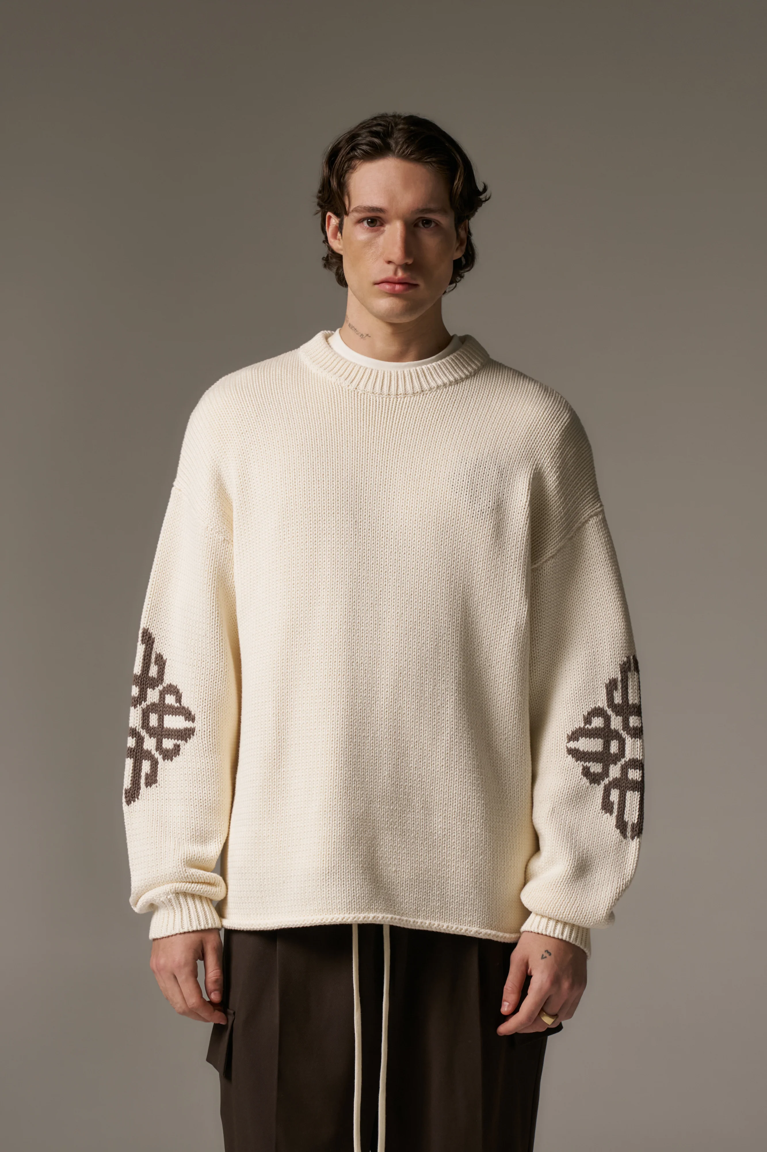 CHUNKY KNIT EMBLEM JUMPER - OFF WHITE