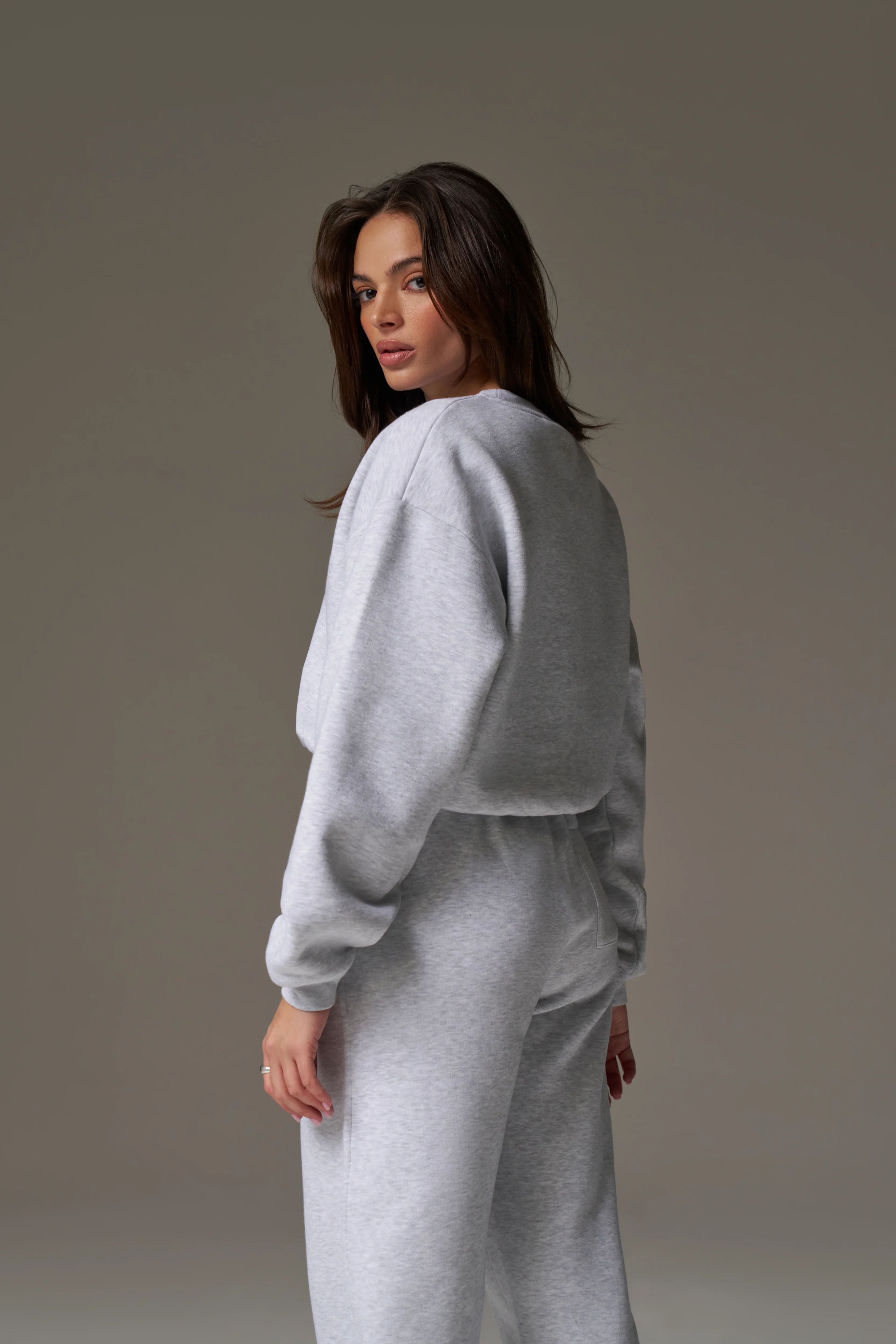 EMBROIDERED CREST SWEATSHIRT - GREY MARL