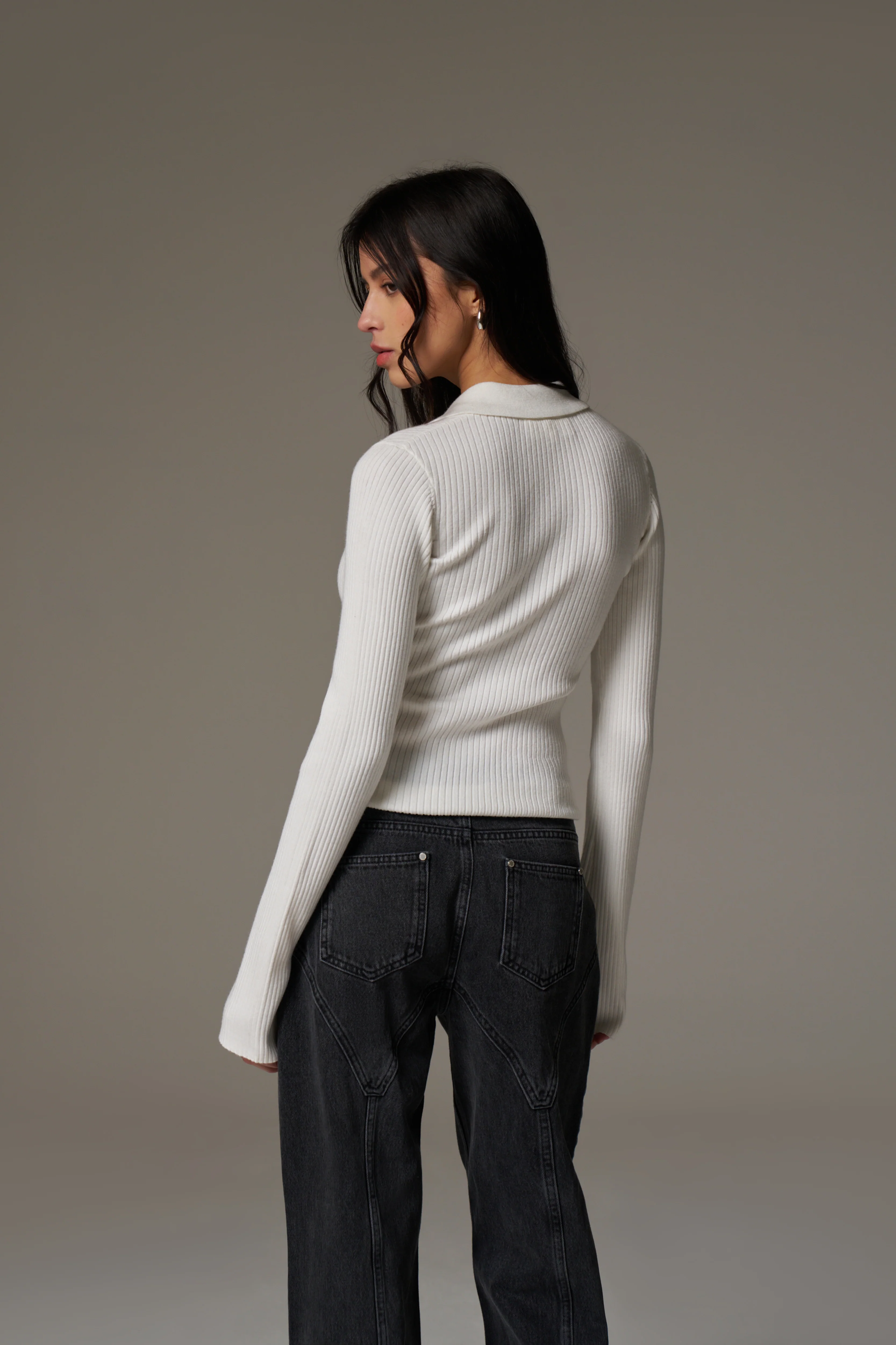 KNITTED RIBBED BUTTON THROUGH TOP - OFF WHITE