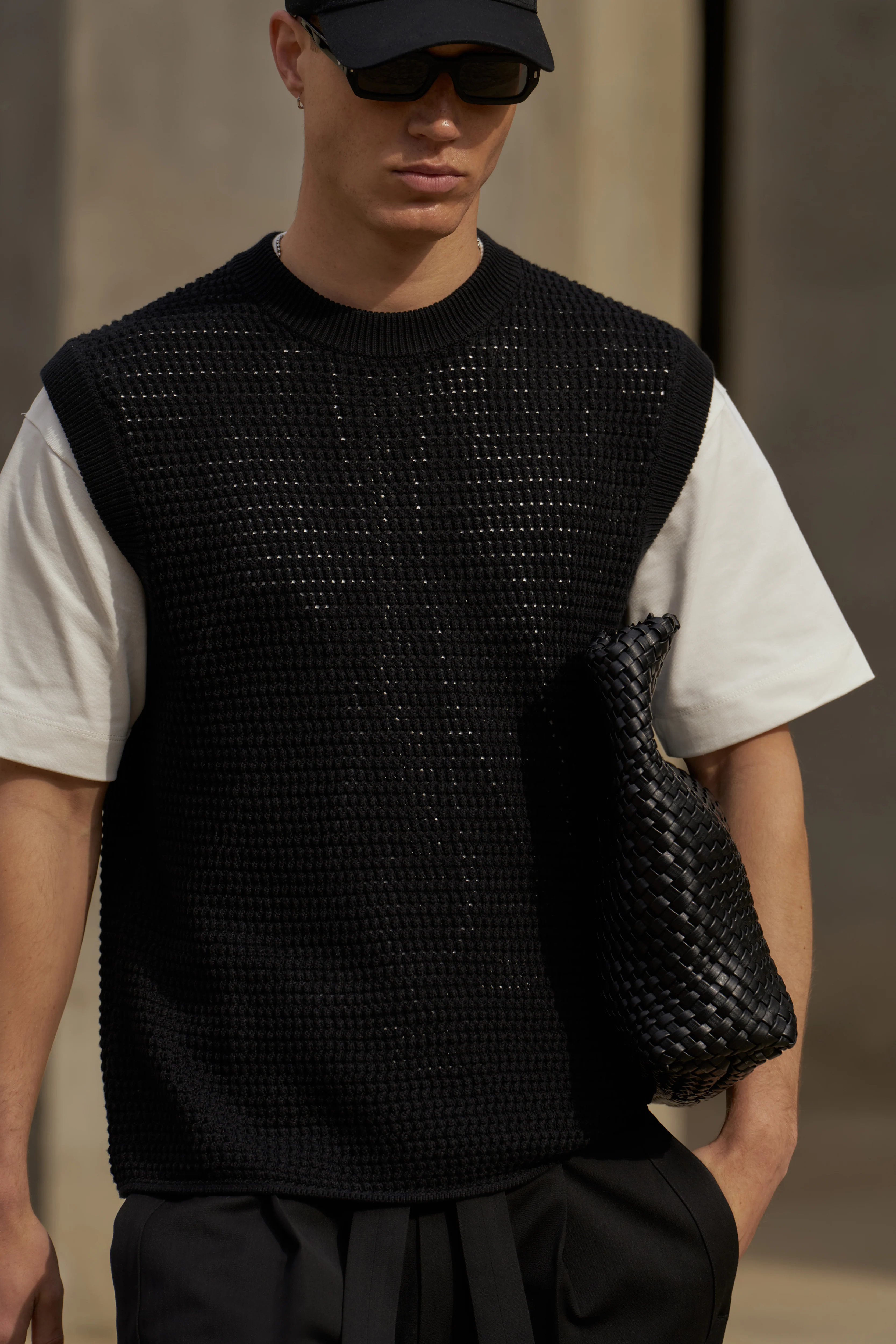 STRIPE CROCHET KNIT VEST - BLACK