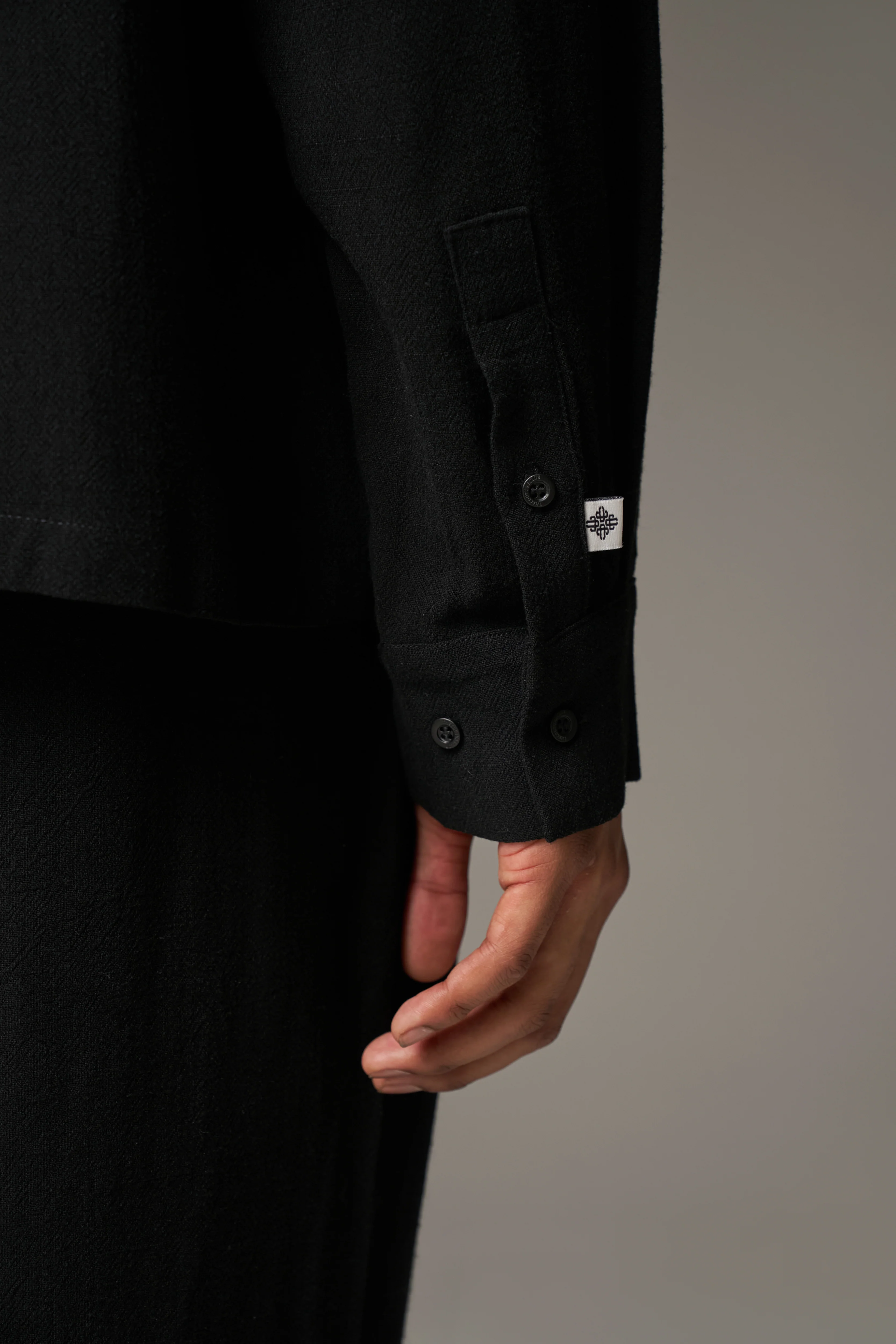 TEXTURED WOVEN SHIRT - BLACK