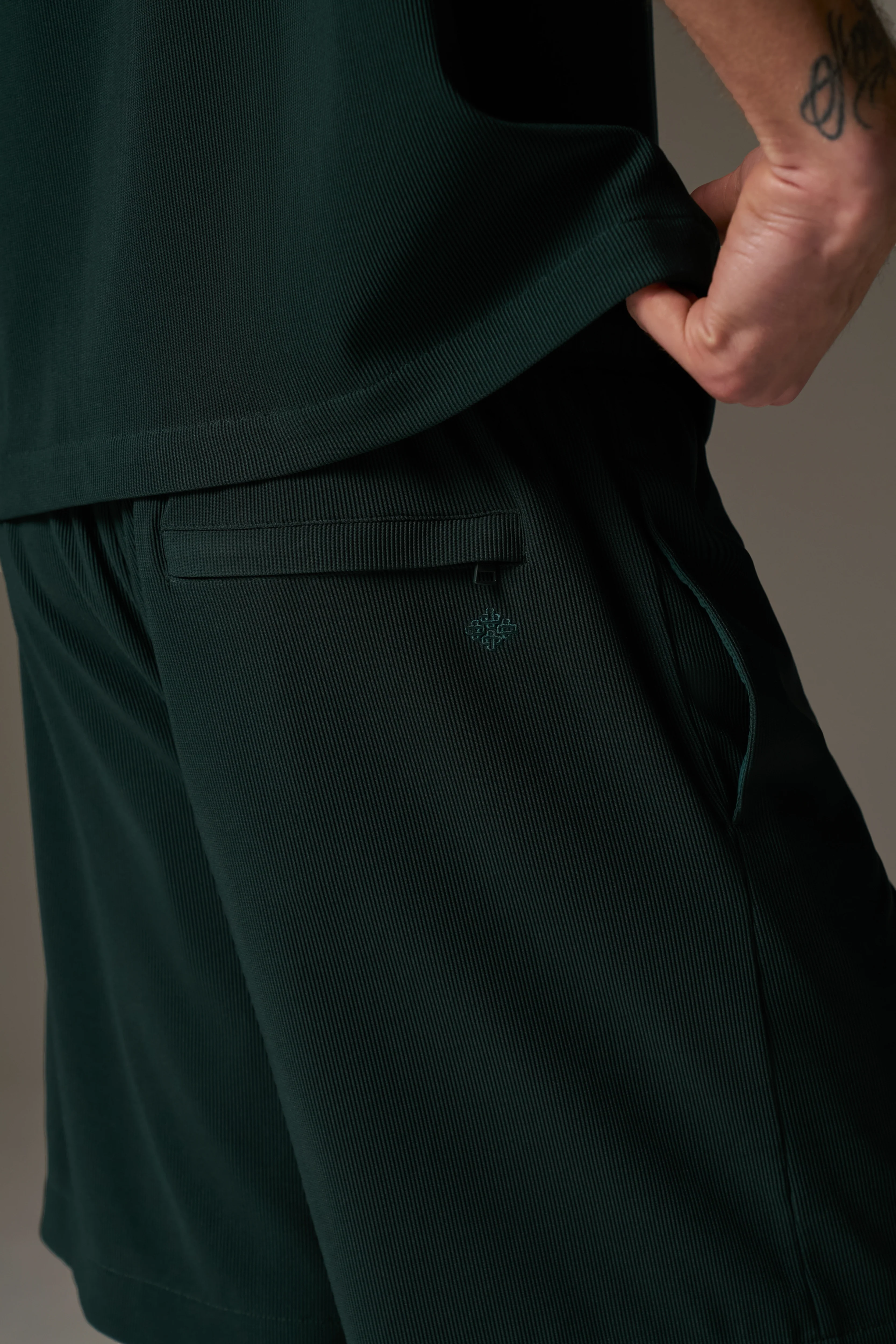 RIBBED SHORTS - GREEN